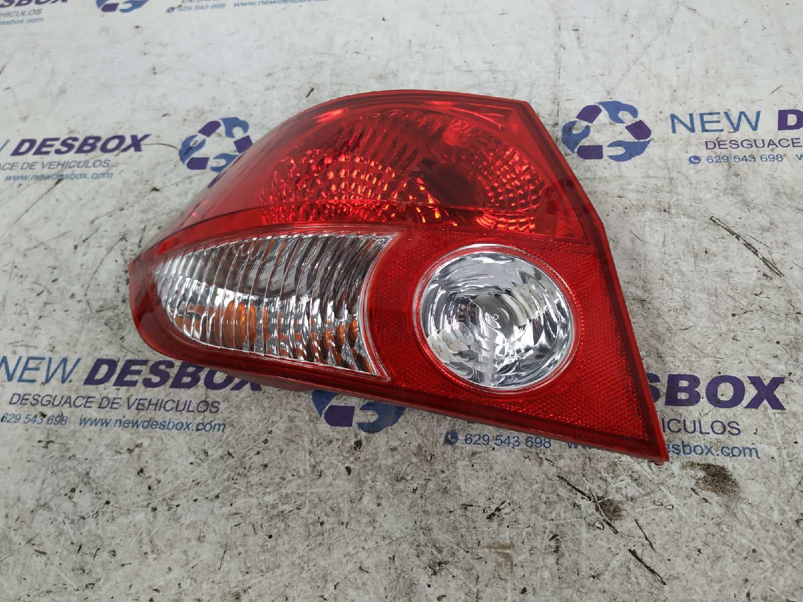 Recambio de PILOTO TRASERO IZQUIERDO para HYUNDAI GETZ (TB) 1.5 CRDi D3EA referencia OEM IAM 924011CXXX   - GRIS