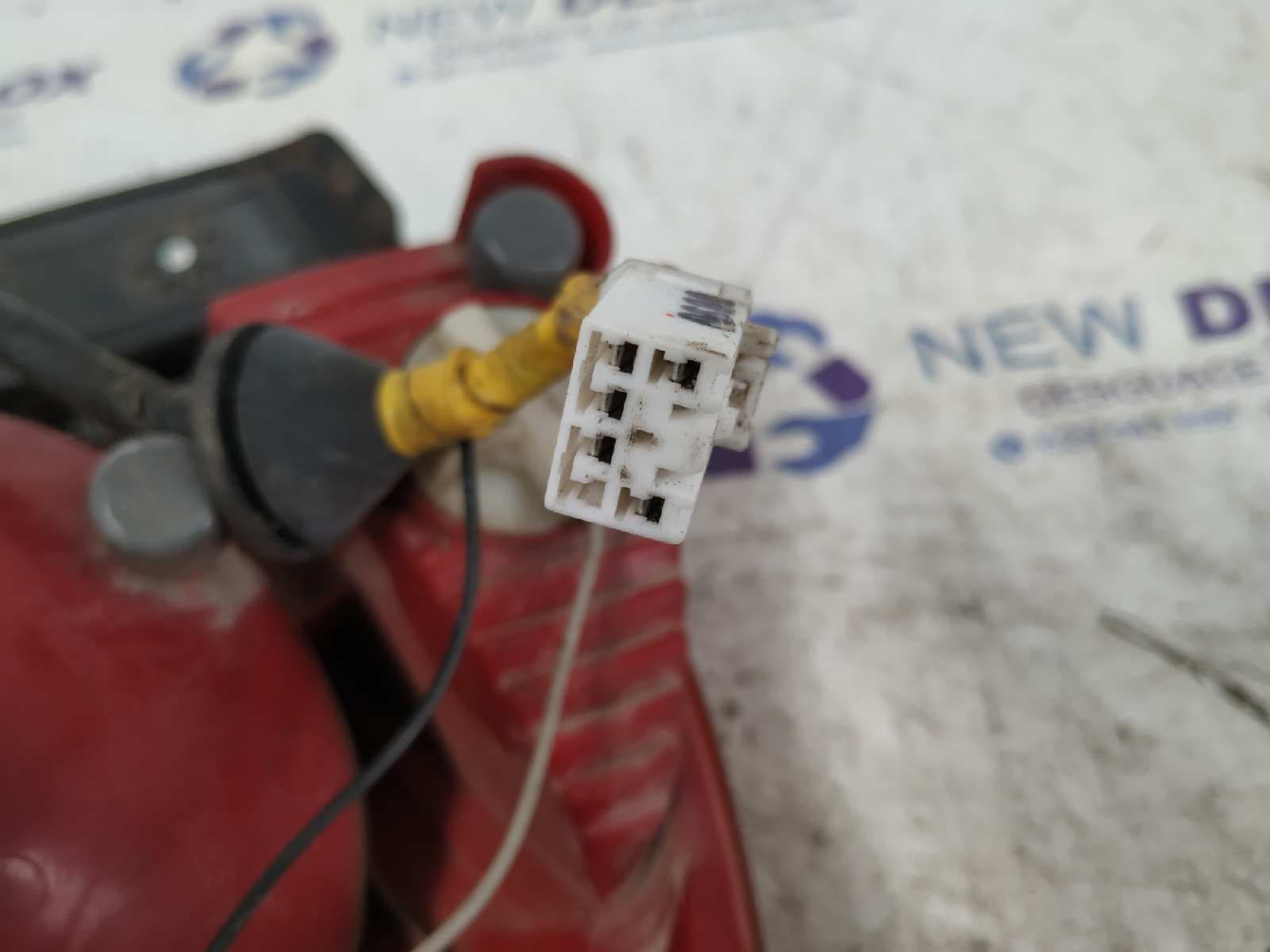 Recambio de PILOTO TRASERO IZQUIERDO para HYUNDAI ACCENT (X3) 1.3 GLS G4EA referencia OEM IAM    - BLANCO 3