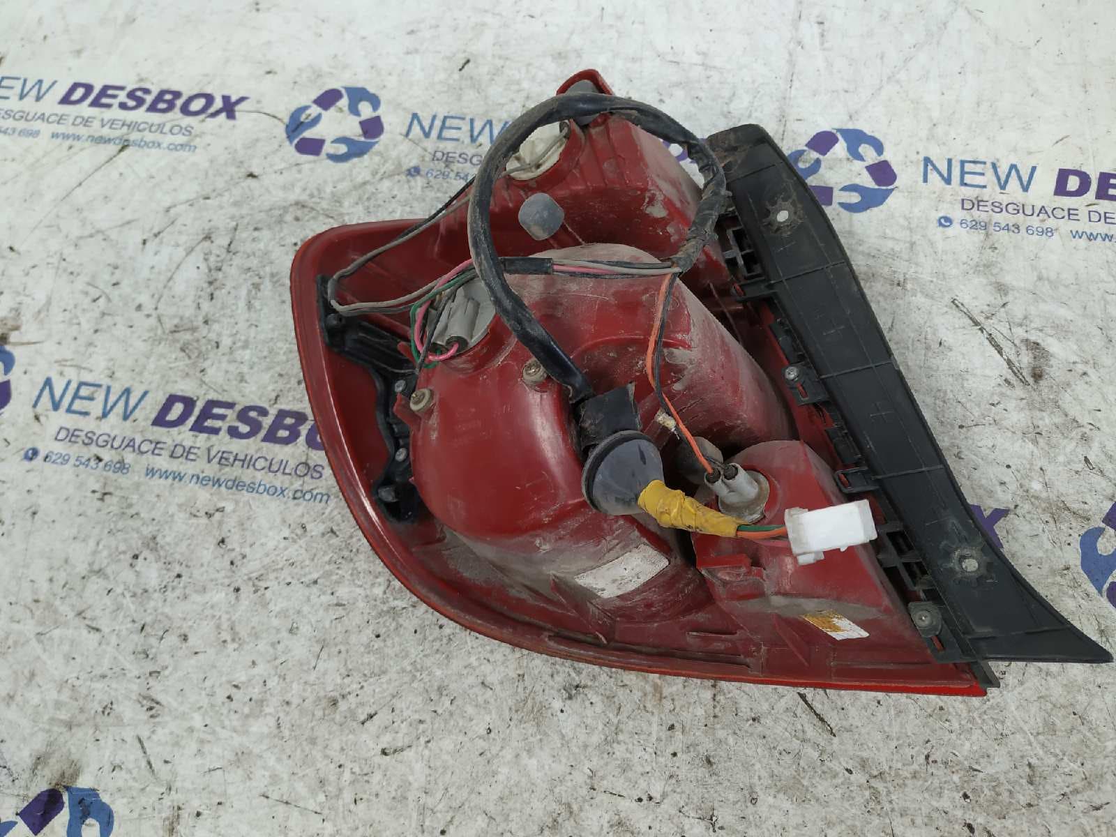 Recambio de PILOTO TRASERO DERECHO para HYUNDAI ACCENT (MC) 1.4 CAT G4EE referencia OEM IAM 92402257   - AZUL 2