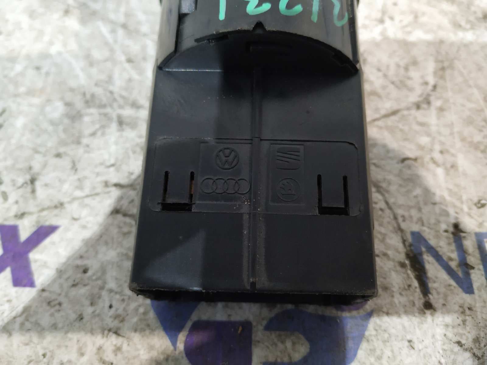 Recambio de MANDO LUCES para SEAT EXEO ST (3R5)(2009>) 2.0 TDI CAGA referencia OEM IAM 10019244   - NEGRO 3