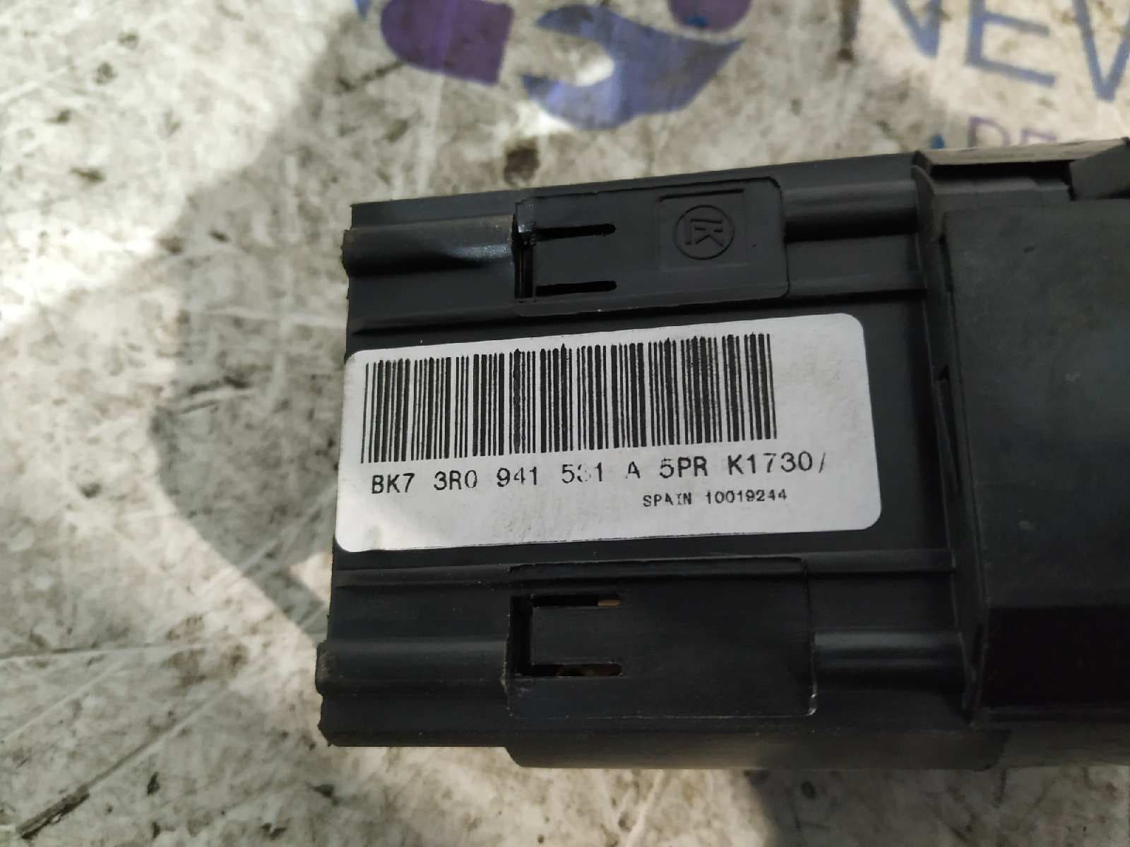 Recambio de MANDO LUCES para SEAT EXEO ST (3R5)(2009>) 2.0 TDI CAGA referencia OEM IAM 10019244   - NEGRO 4