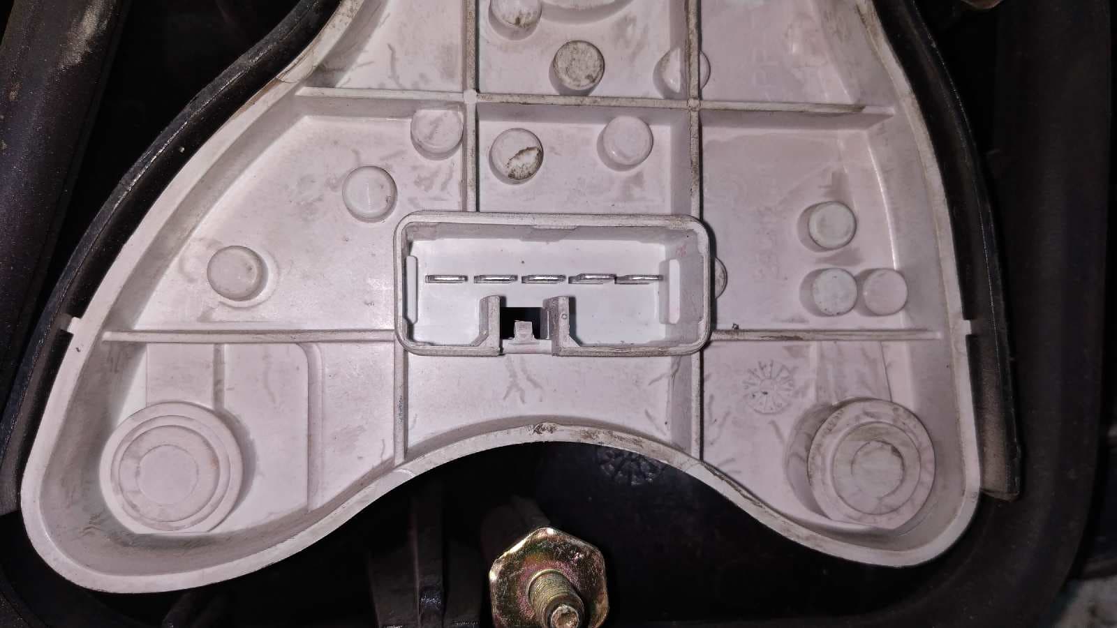 Recambio de PILOTO TRASERO IZQUIERDO para MITSUBISHI CARISMA BERLINA 4 (DA0) referencia OEM IAM 29210102 2