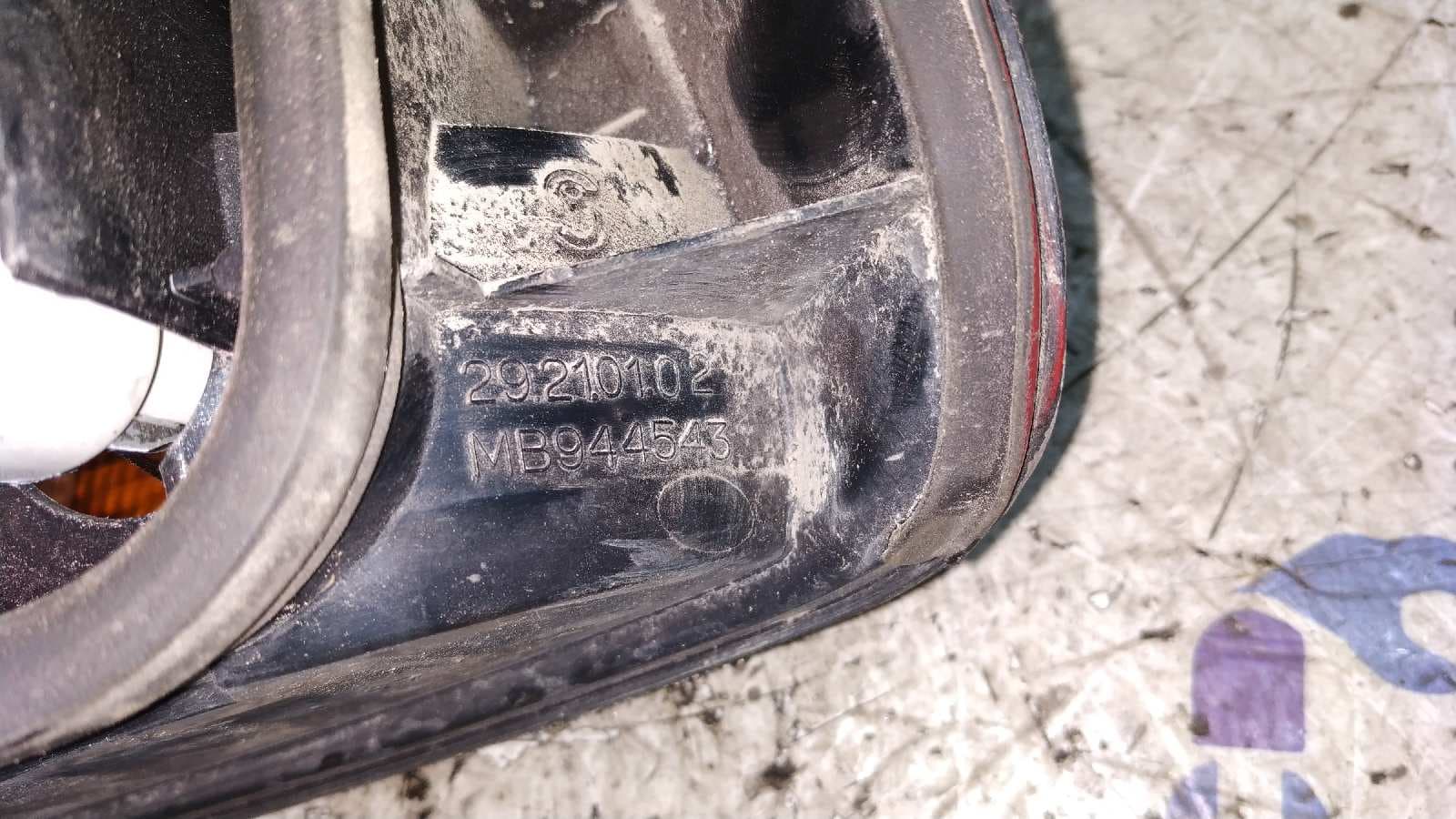 Recambio de PILOTO TRASERO IZQUIERDO para MITSUBISHI CARISMA BERLINA 4 (DA0) referencia OEM IAM 29210102 3