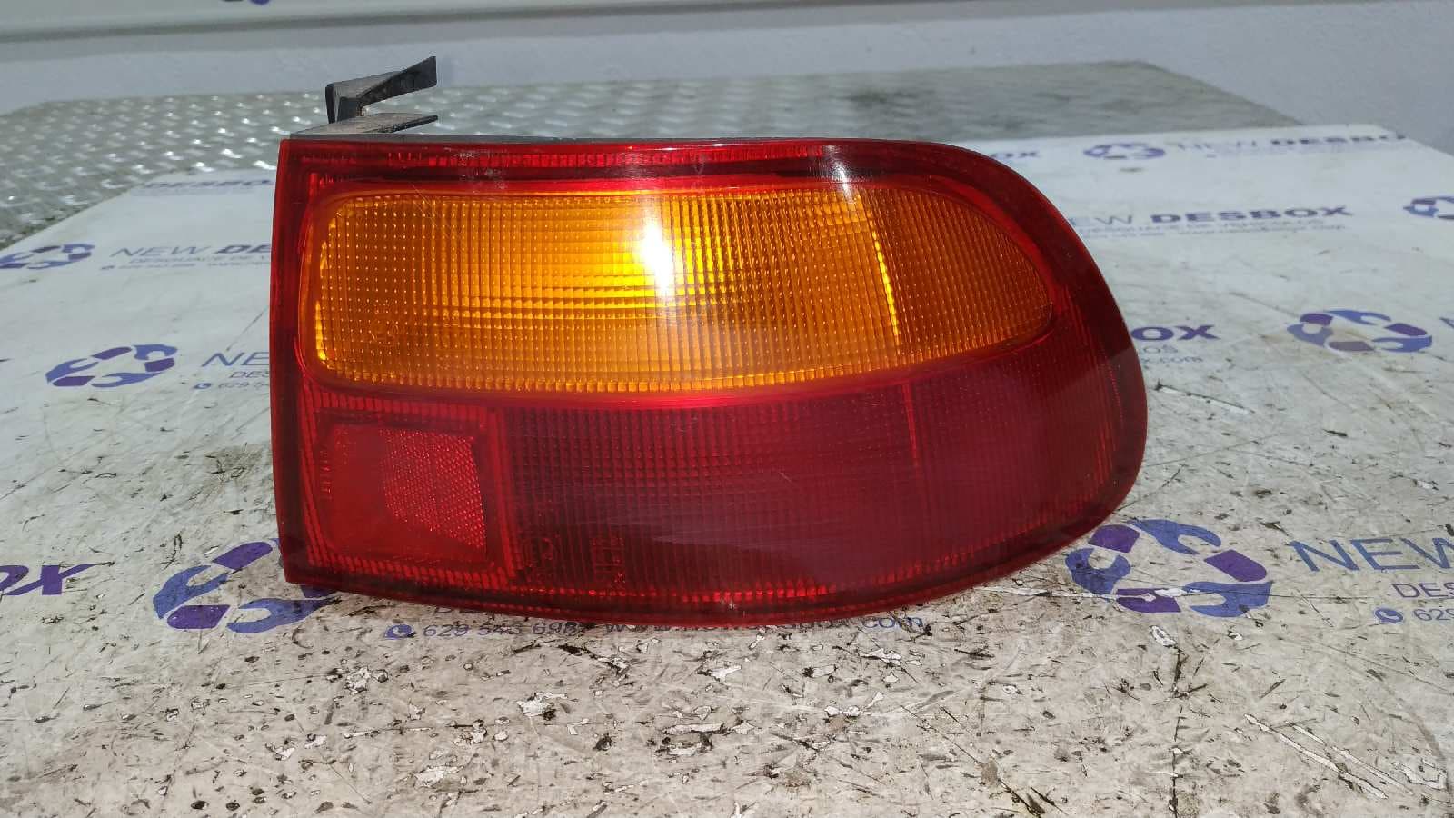 Recambio de PILOTO TRASERO DERECHO para HONDA CIVIC BERLINA (EG/EH) referencia OEM IAM 0431120