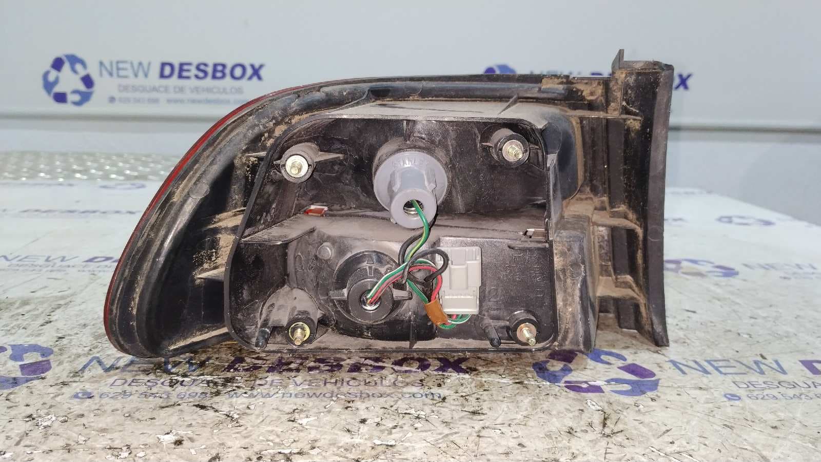 Recambio de PILOTO TRASERO DERECHO para HONDA CIVIC BERLINA (EG/EH) referencia OEM IAM 0431120 3