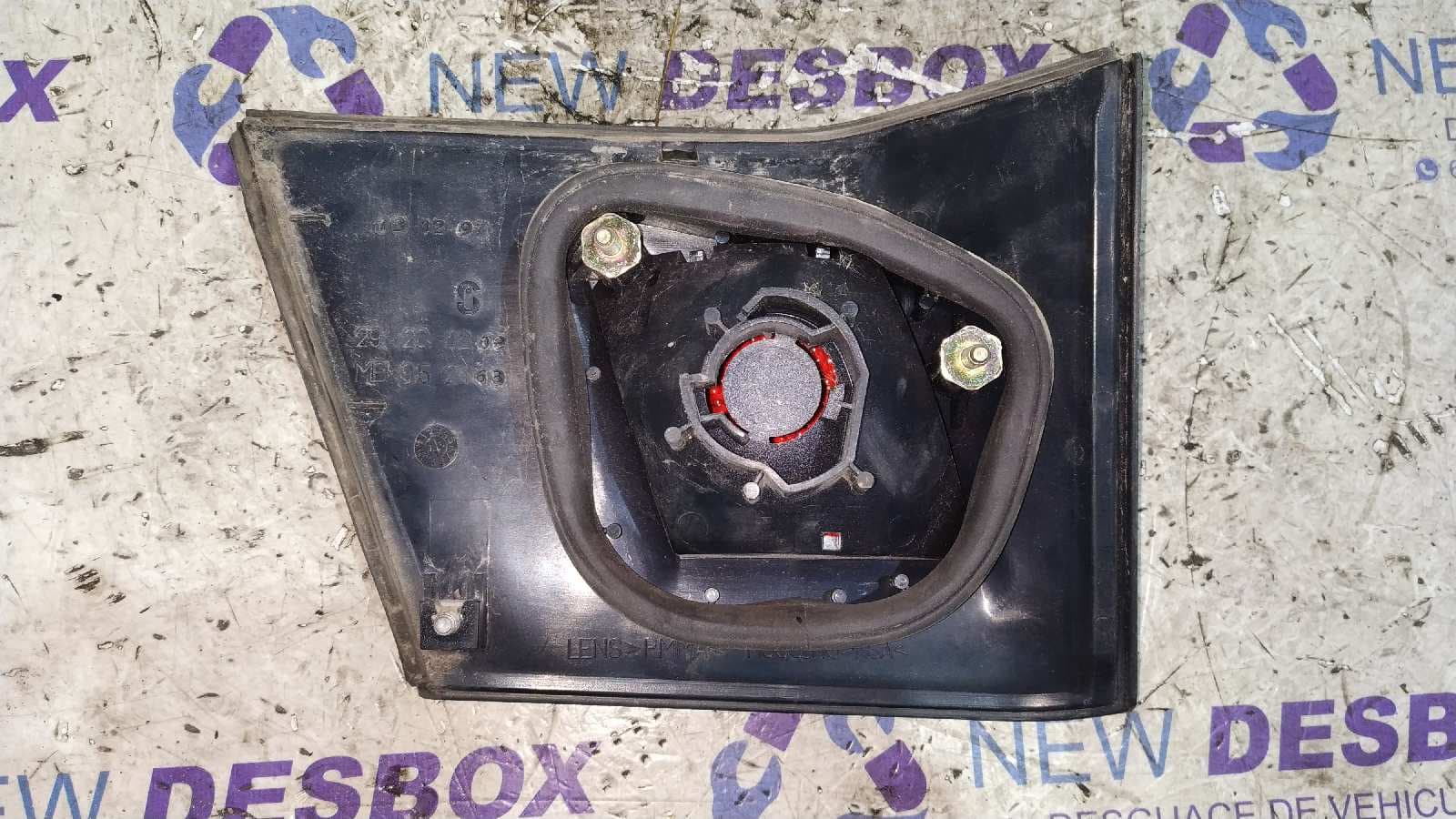 Recambio de PILOTO PORTON DERECHO para MITSUBISHI CARISMA BERLINA 4 (DA0) referencia OEM IAM 29200203 2