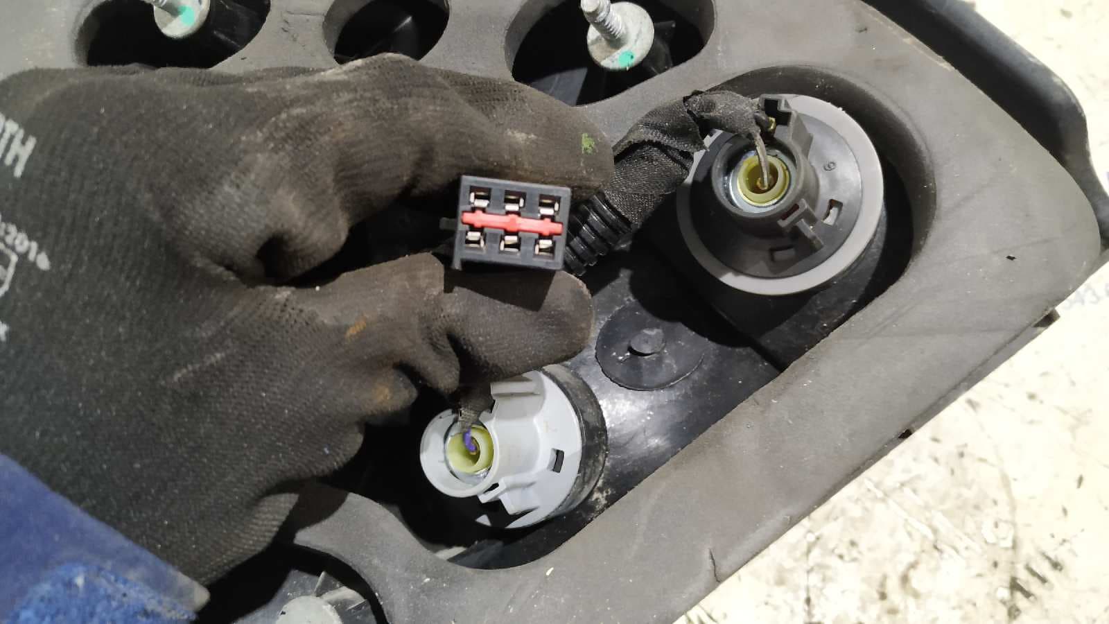 Recambio de PILOTO TRASERO DERECHO para CHRYSLER NEON (PL) referencia OEM IAM 379201A 4
