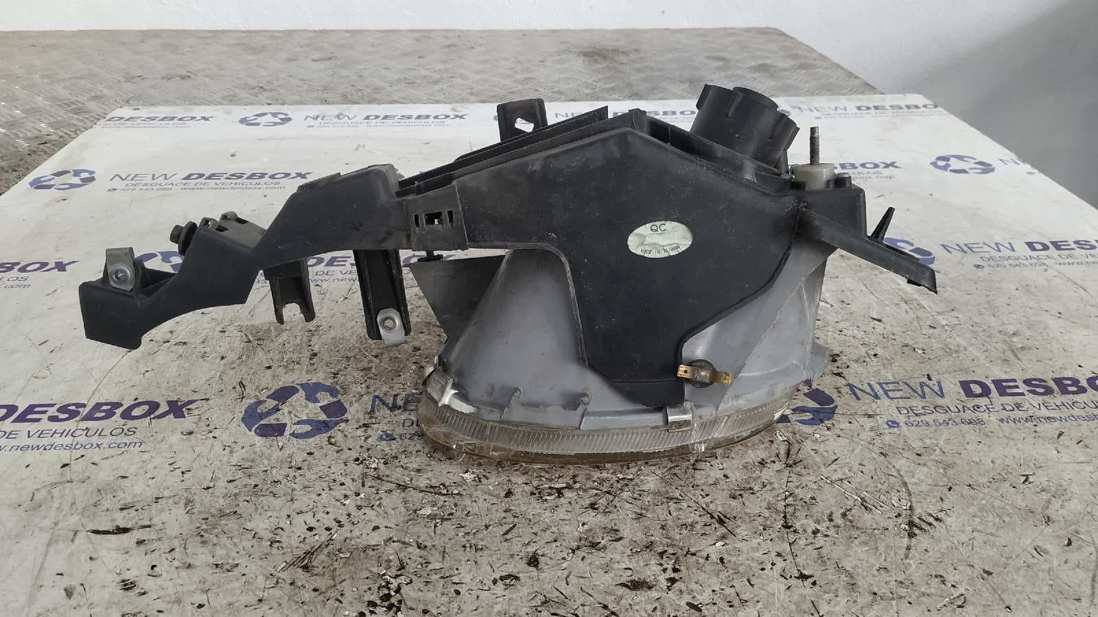 Recambio de FARO DERECHO para CHRYSLER NEON (PL) referencia OEM IAM 2
