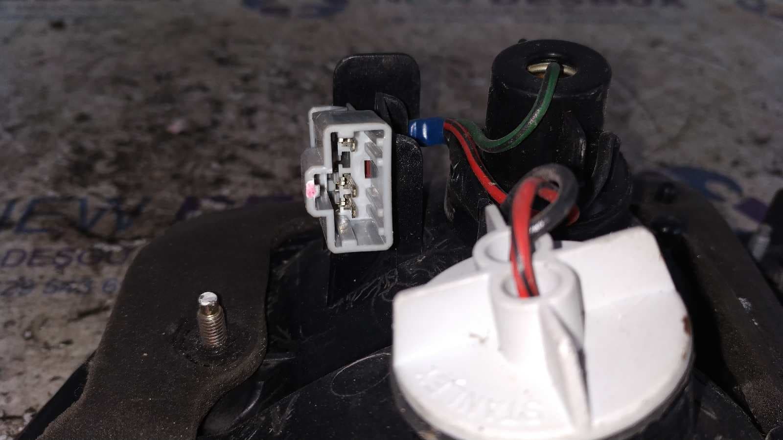 Recambio de PILOTO PORTON IZQUIERDO para HONDA CIVIC BERLINA (EG/EH) referencia OEM IAM 0431124L 4