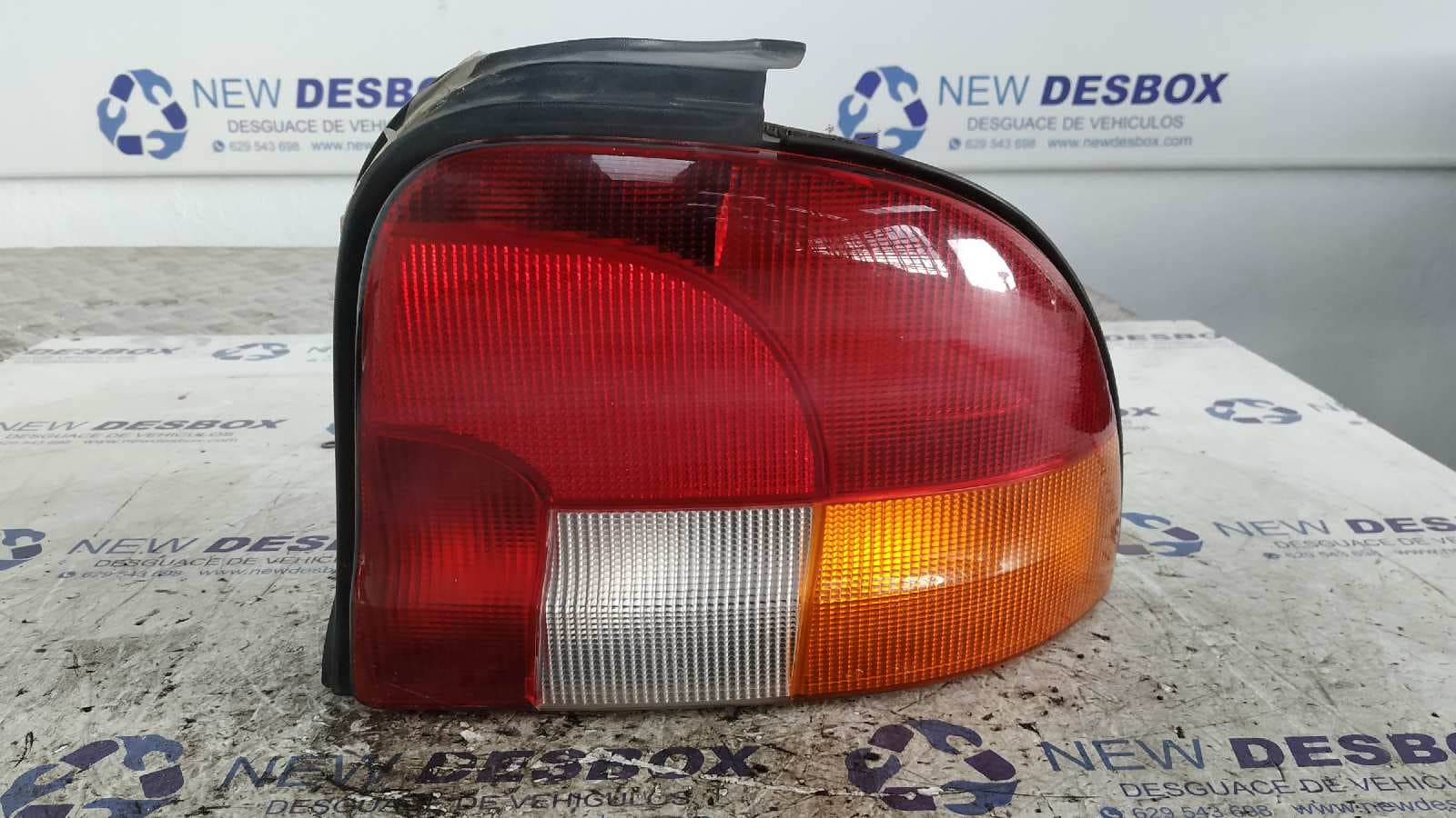 Recambio de PILOTO TRASERO DERECHO para CHRYSLER NEON (PL) referencia OEM IAM  379201A