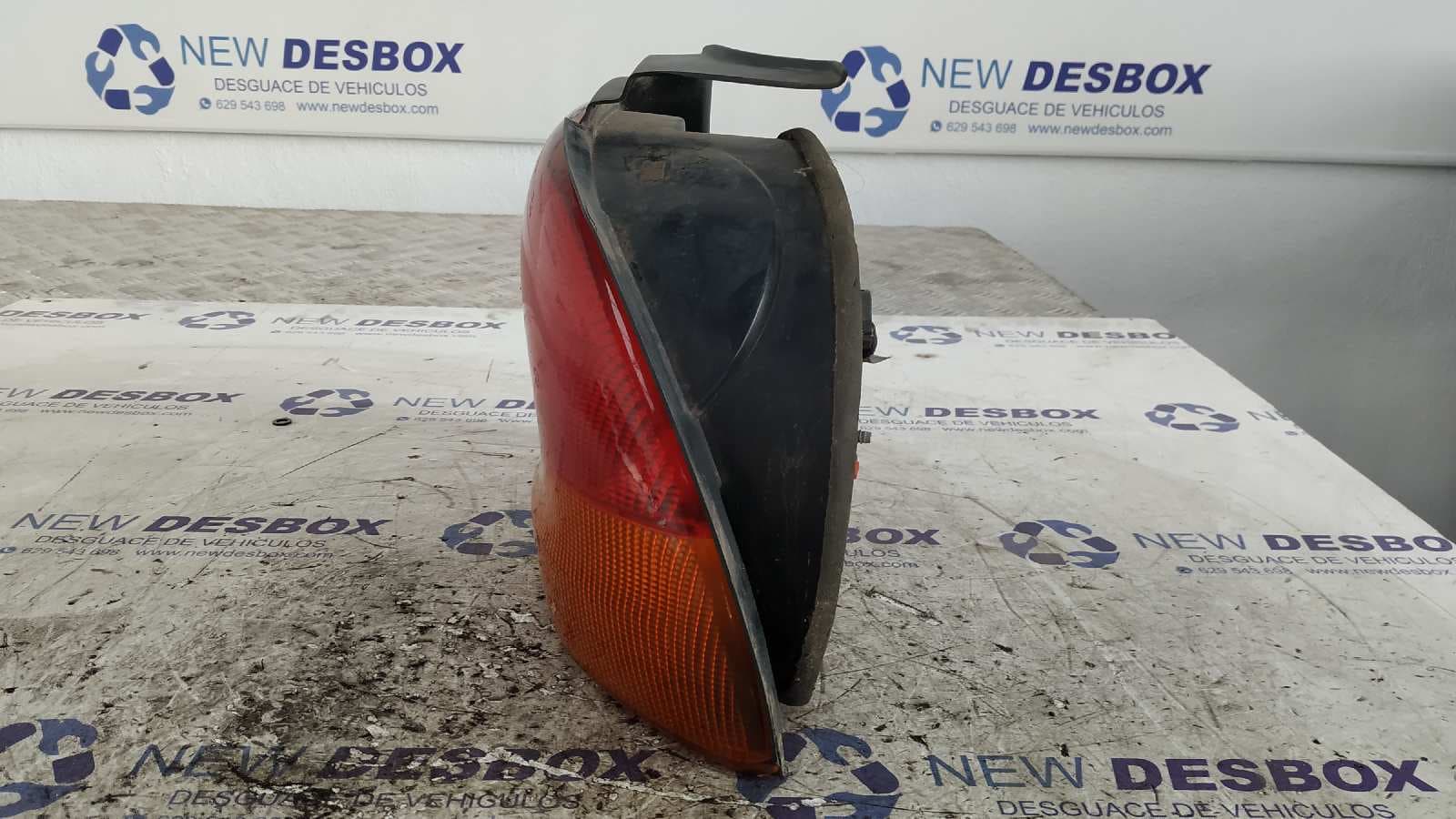 Recambio de PILOTO TRASERO DERECHO para CHRYSLER NEON (PL) referencia OEM IAM  379201A 2