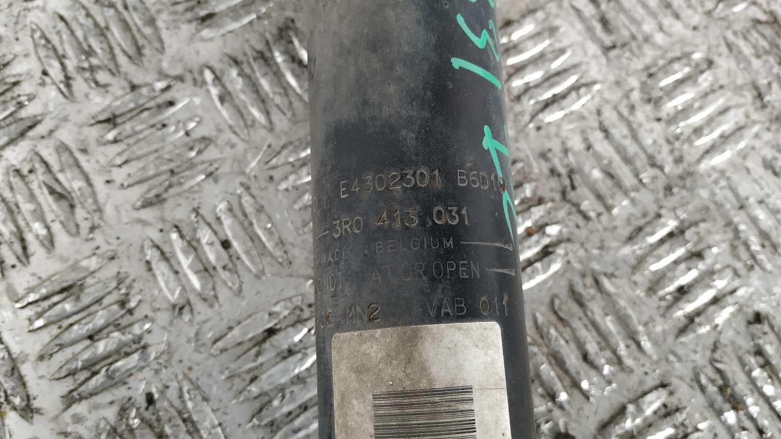 Recambio de AMORTIGUADOR DELANTERO IZQUIERDO para SEAT EXEO ST (3R5)(2009>) 2.0 TDI CAGA referencia OEM IAM 3R0413031   - NEGRO 4