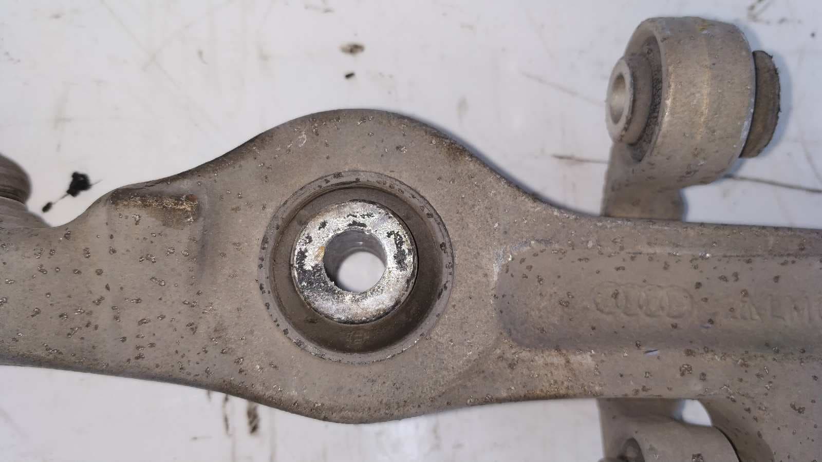 Recambio de BRAZO IZQUIERDO INFERIOR DELANTERO para SEAT EXEO ST (3R5)(2009>) 2.0 TDI CAGA referencia OEM IAM LM0 DE   - NEGRO 3