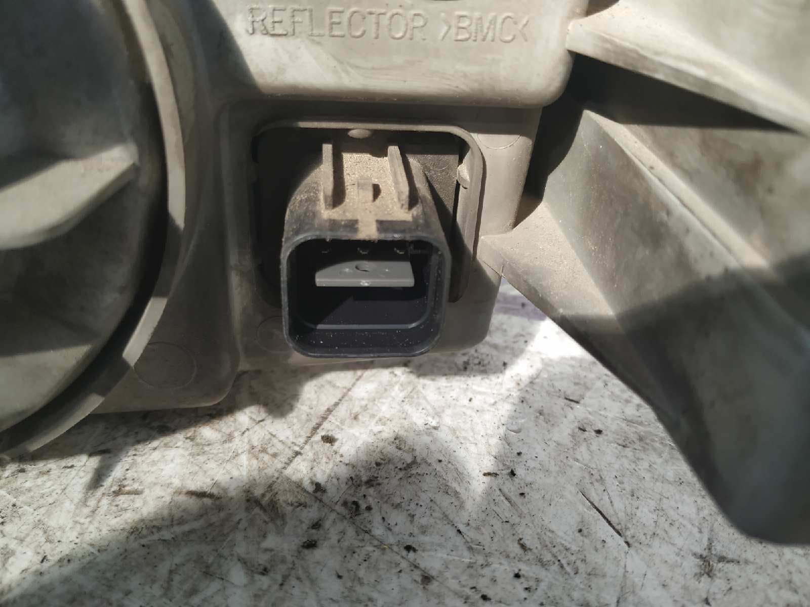 Recambio de FARO DERECHO para HYUNDAI H 1 H  1  Furg.caja cerr.c. puerta 4BF referencia OEM IAM    - GRIS 4