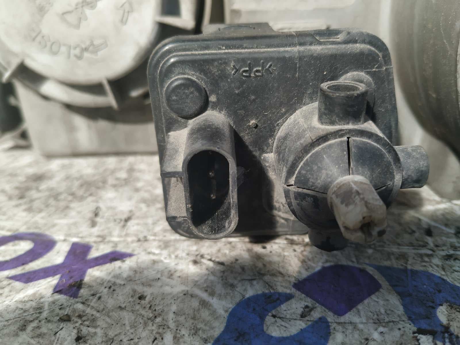Recambio de FARO DERECHO para HYUNDAI H 1 H  1  Furg.caja cerr.c. puerta 4BF referencia OEM IAM    - GRIS 3
