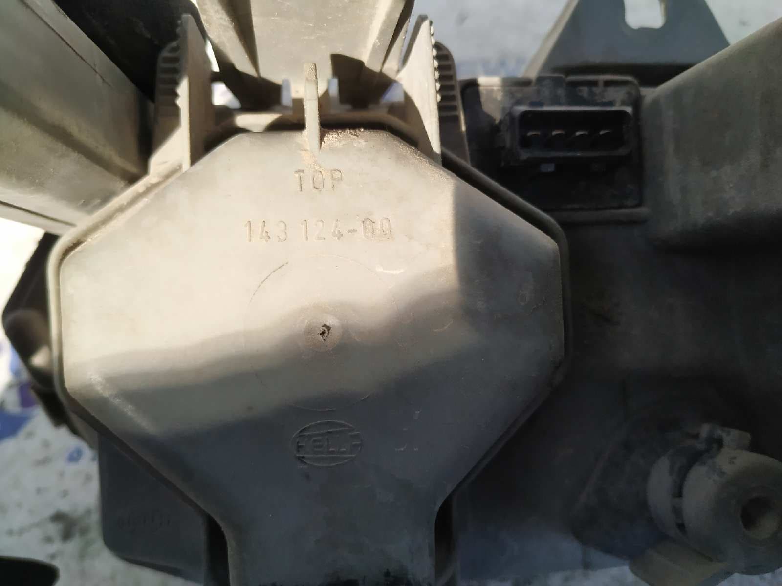 Recambio de FARO DERECHO para ALFA ROMEO 145 1.6 16V CAT referencia OEM IAM 14312400   - AZUL 2