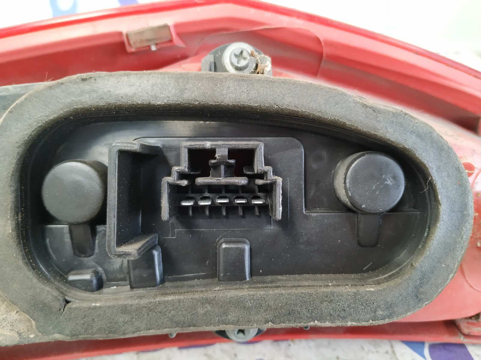 Recambio de PILOTO TRASERO IZQUIERDO para FIAT PUNTO BERLINA (188) 1.2 CAT 188A4000 referencia OEM IAM 286201   - GRIS 2