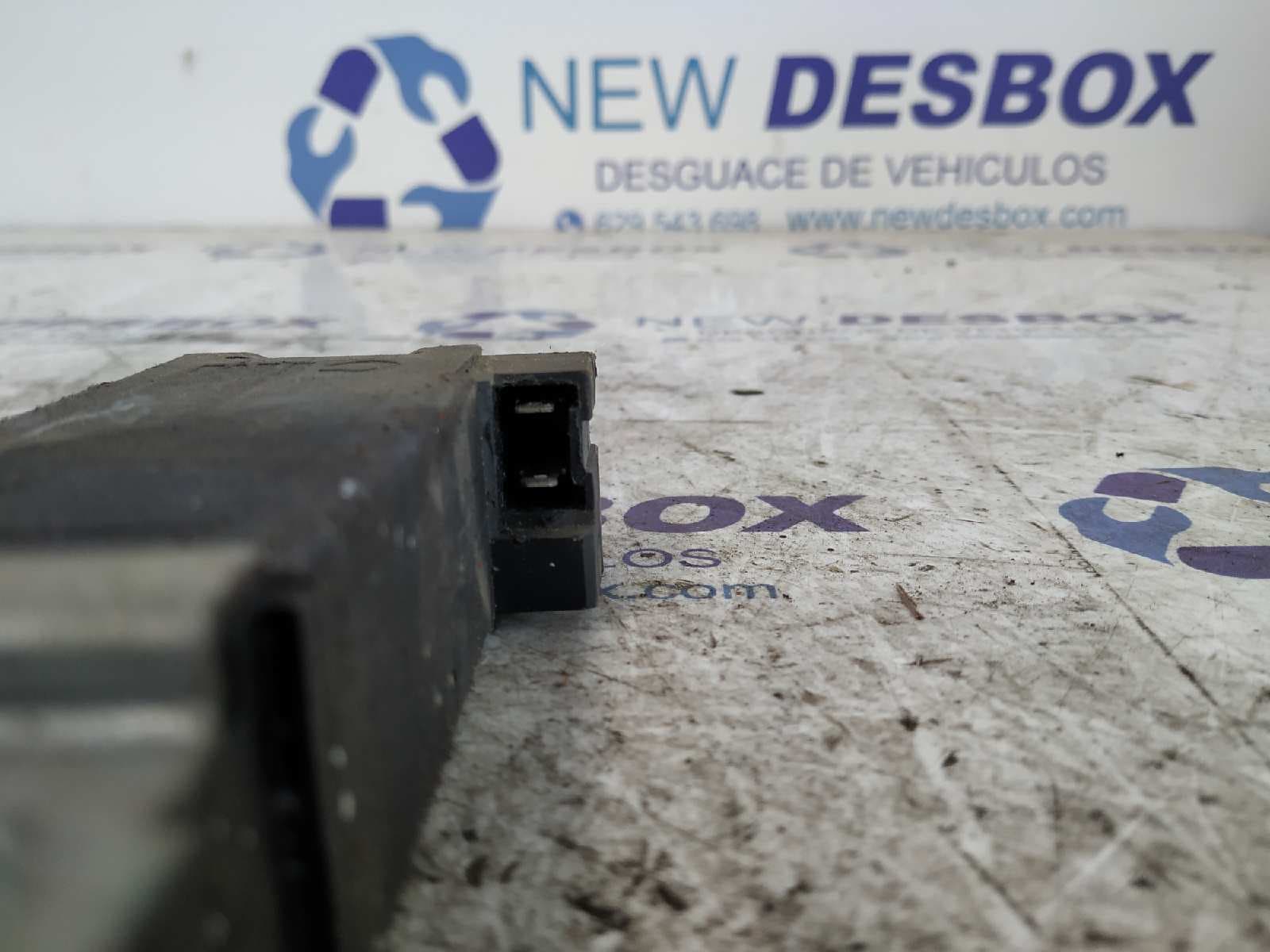 Recambio de ELEVALUNAS DELANTERO DERECHO para CITROEN AX 14 TRS Classic K1F referencia OEM IAM    - NEGRO 2
