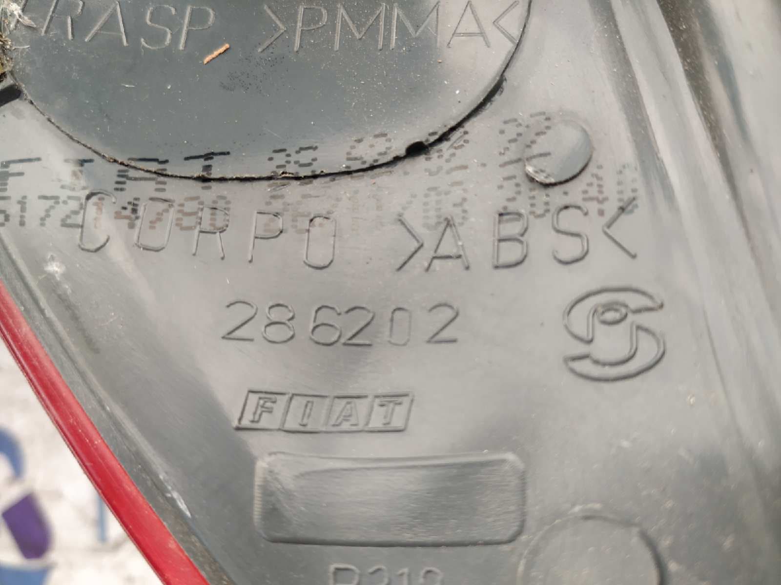 Recambio de PILOTO TRASERO DERECHO para FIAT PUNTO BERLINA (188) 1.2 8V 188A4000 referencia OEM IAM 286202   - NEGRO 2
