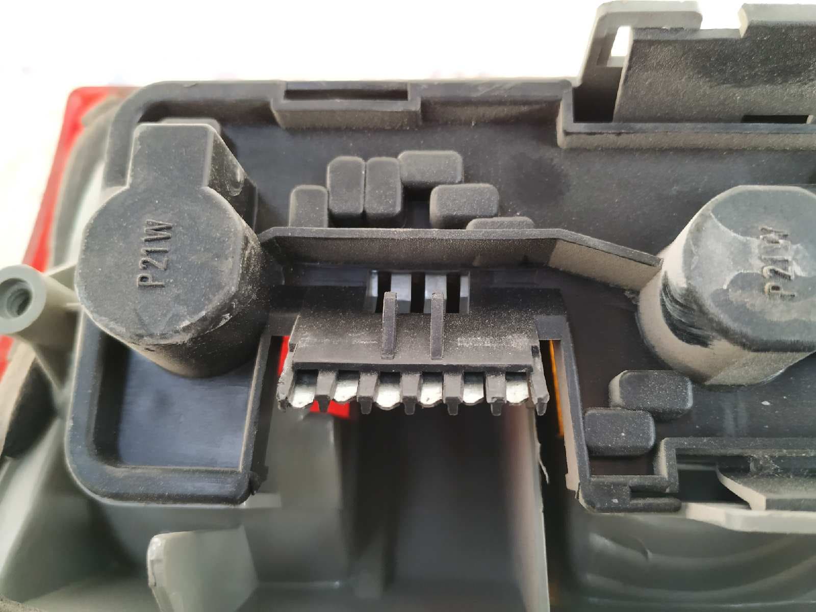 Recambio de PILOTO TRASERO DERECHO para OPEL ASTRA F BERLINA * X17DTL referencia OEM IAM 45016   - ROJO 2