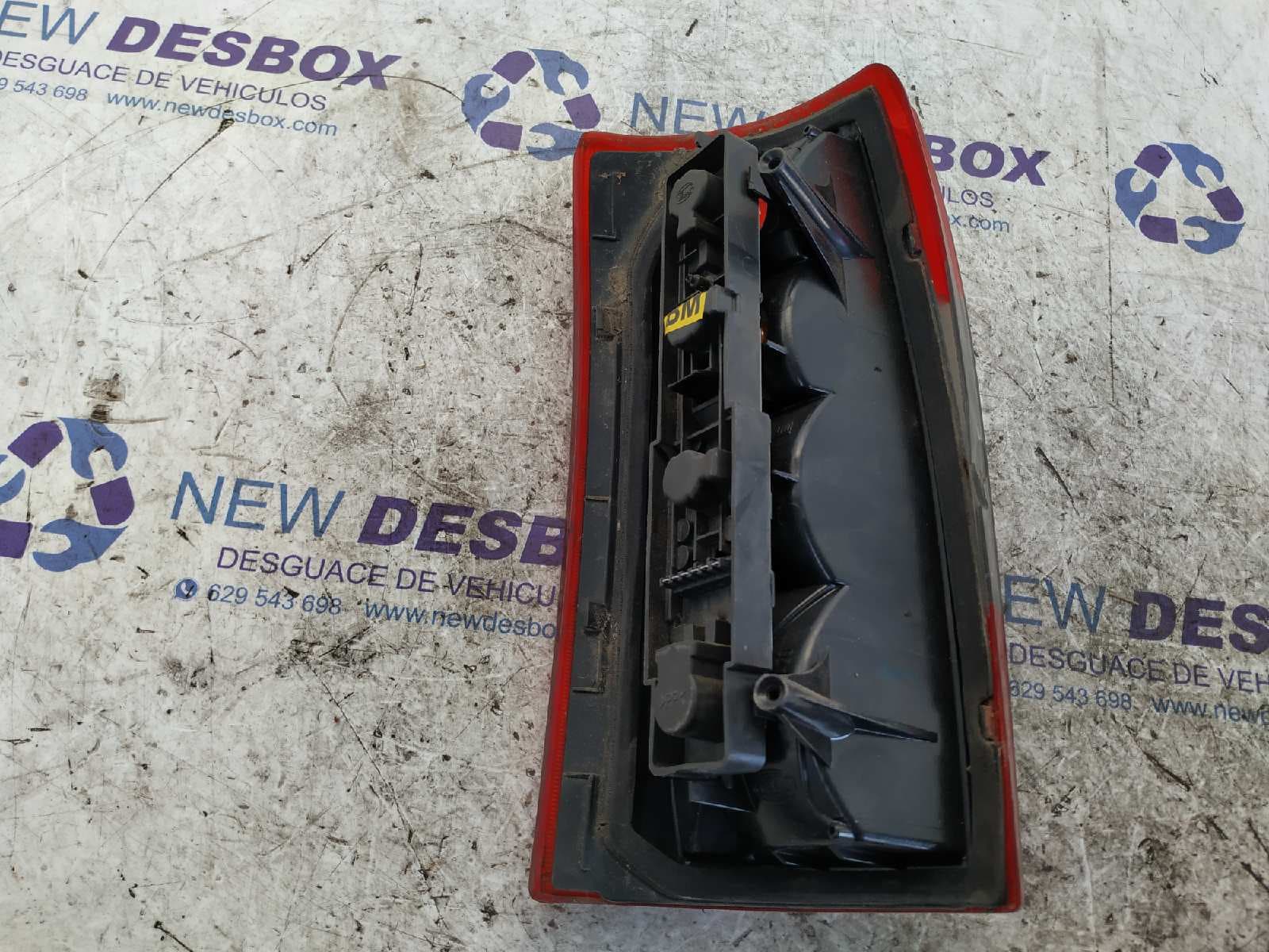 Recambio de PILOTO TRASERO DERECHO para OPEL OMEGA B Básico Caravan X25XE referencia OEM IAM 14357700 4