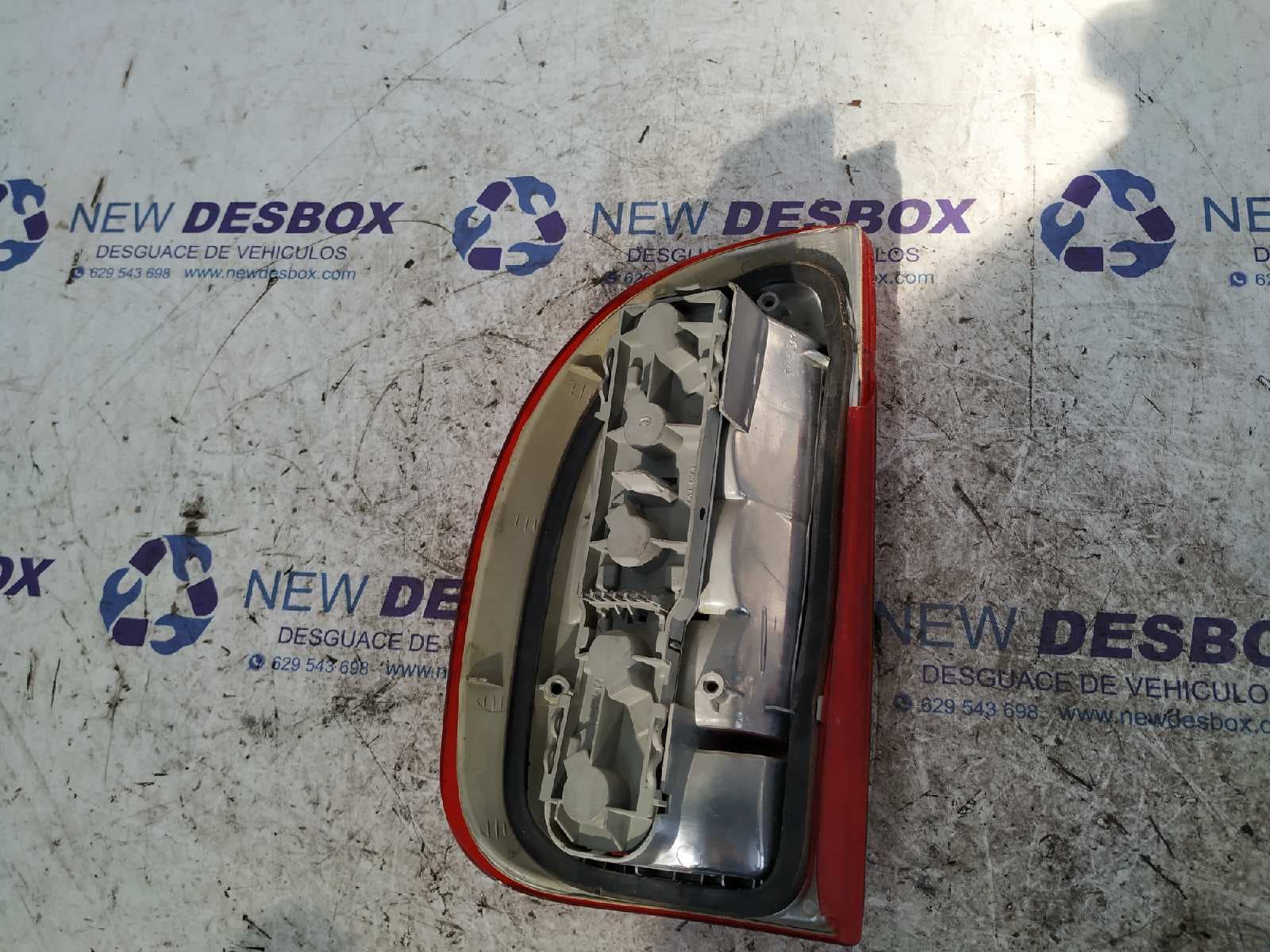 Recambio de PILOTO TRASERO DERECHO para OPEL CORSA B Base X12SZ referencia OEM IAM    - AZUL 2