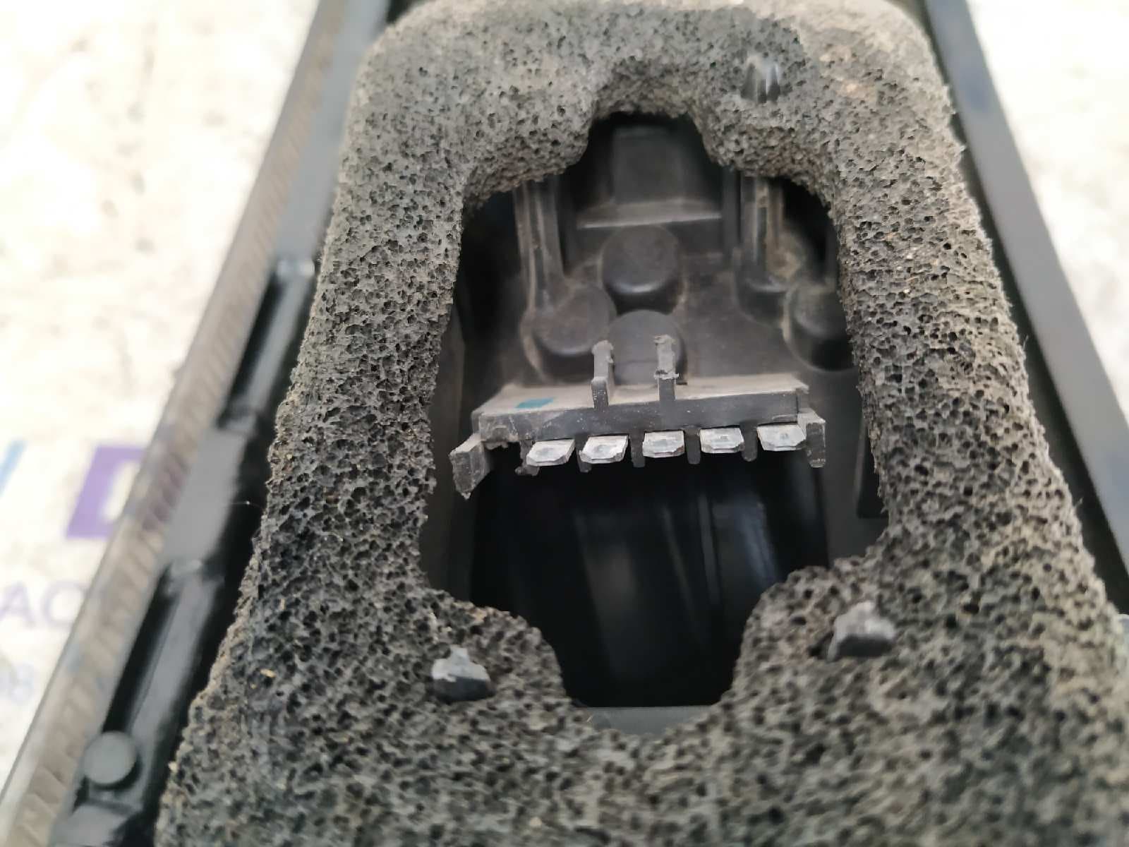 Recambio de PILOTO TRASERO DERECHO para OPEL MERIVA Cosmo Z18XEP referencia OEM IAM 13196001   - AZUL 2