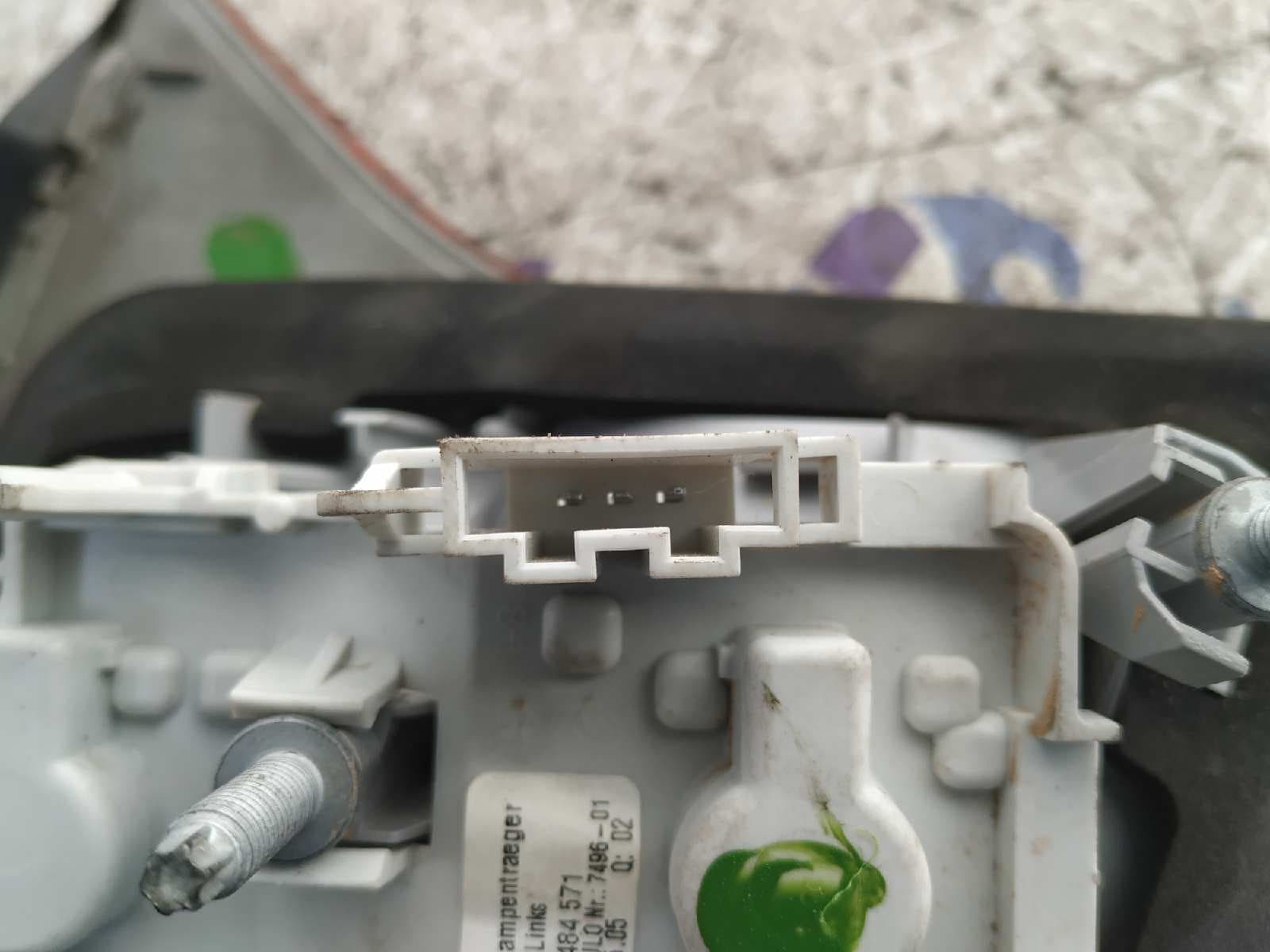 Recambio de PILOTO PORTON IZQUIERDO para AUDI A4 AVANT (8E) 2.0 TDI BLB referencia OEM IAM 8E9945093   - GRIS OSCURO 2