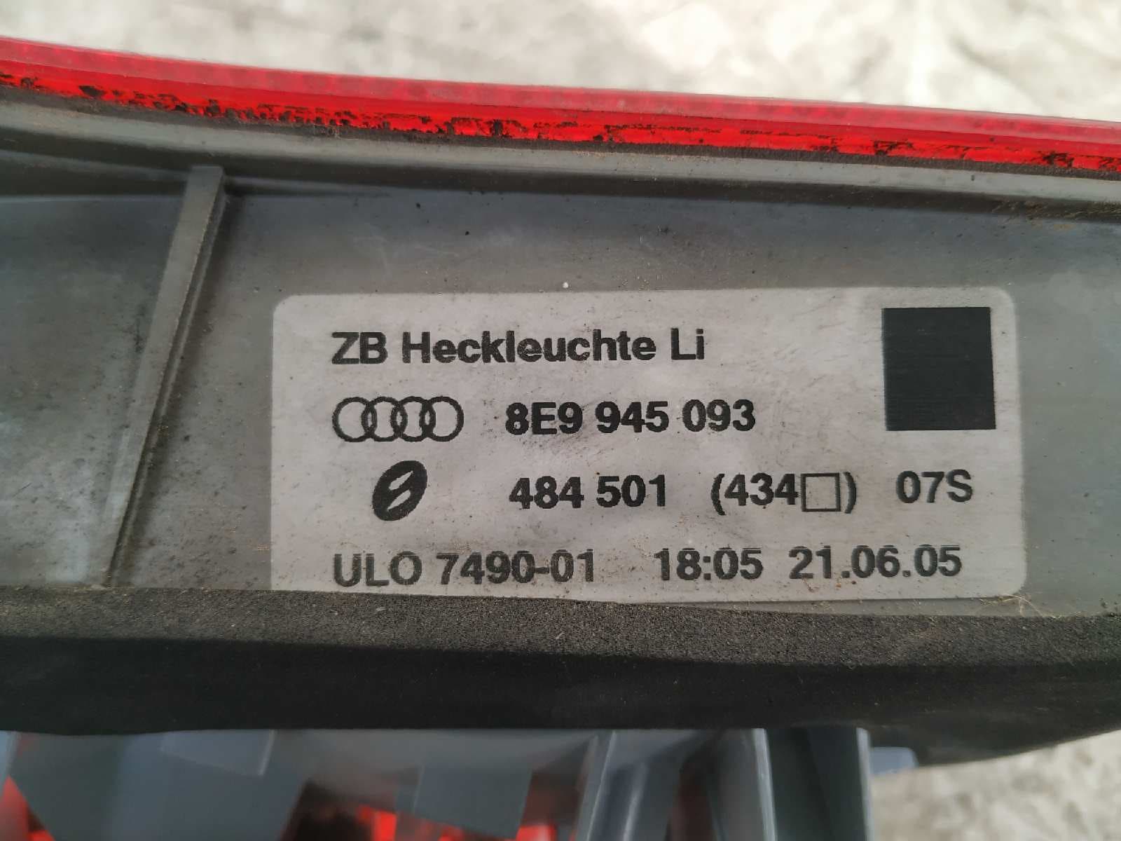 Recambio de PILOTO PORTON IZQUIERDO para AUDI A4 AVANT (8E) 2.0 TDI BLB referencia OEM IAM 8E9945093   - GRIS OSCURO 3