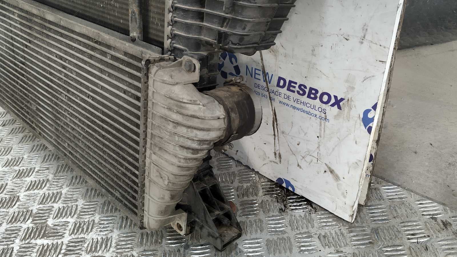 Recambio de INTERCOOLER para MERCEDES-BENZ SPRINTER (W901,W904) CAJA CERR. 210 D   (901.4/902.461-462) 602980 referencia OEM IAM    - BLANCO 3