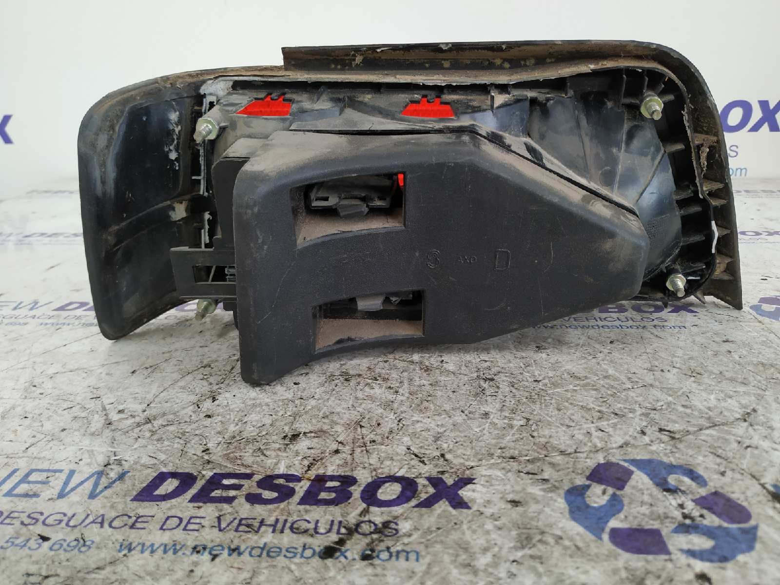 Recambio de PILOTO TRASERO DERECHO para PEUGEOT 405 BERLINA 1.8 CAT LFZ referencia OEM IAM 45110   - BLANCO 2
