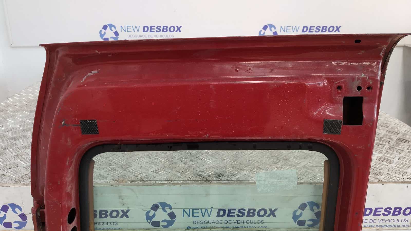 Recambio de PUERTA TRASERA DERECHA para FORD FIESTA COURIER referencia OEM IAM 2
