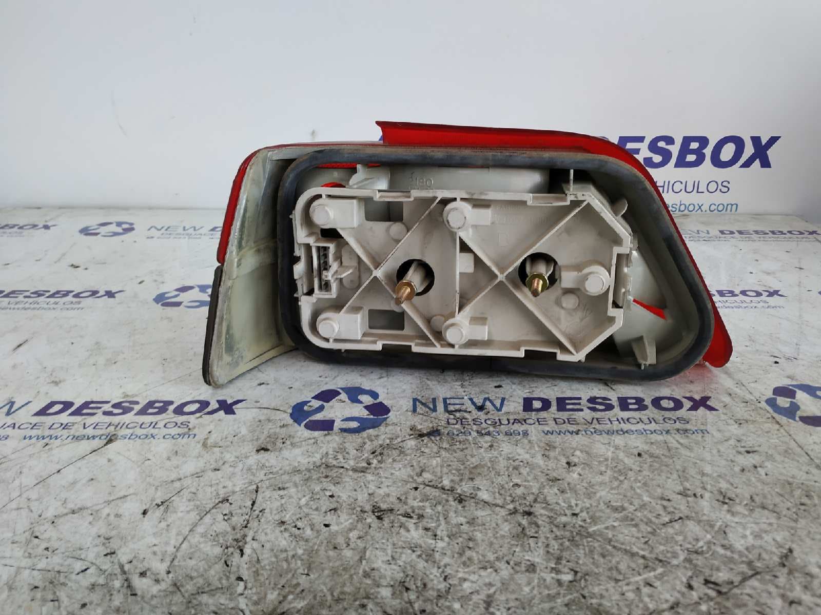Recambio de PILOTO TRASERO DERECHO para PEUGEOT 306 BERLINA 3/4/5 PUERTAS (S2) referencia OEM IAM 2180 2