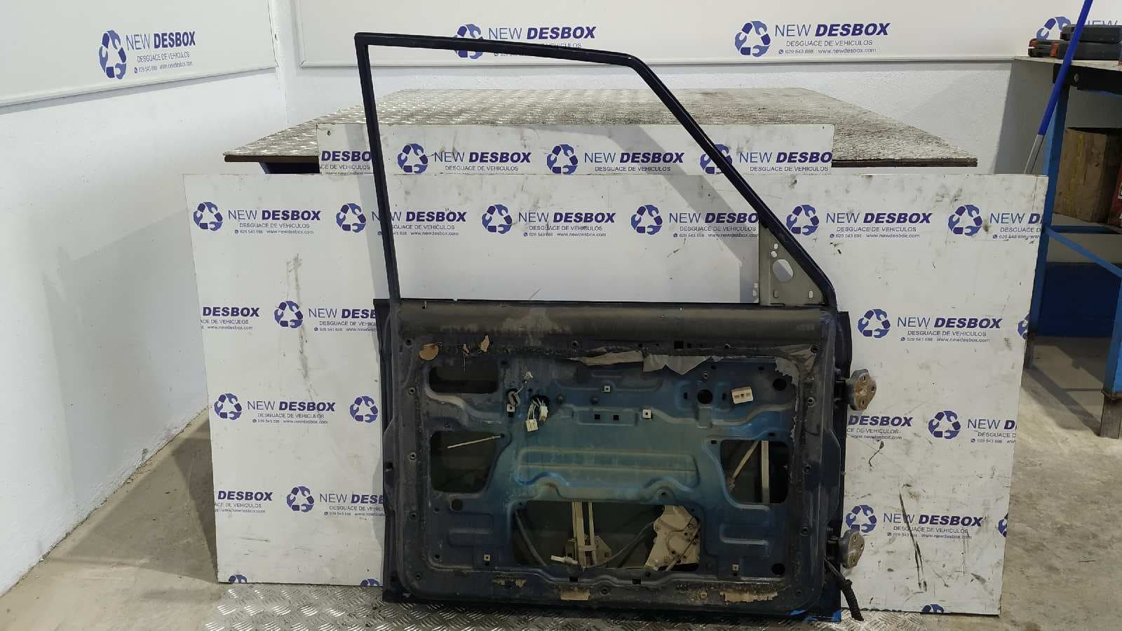 Recambio de PUERTA DELANTERA IZQUIERDA para SSANGYONG FAMILY 2.5 referencia OEM IAM 3