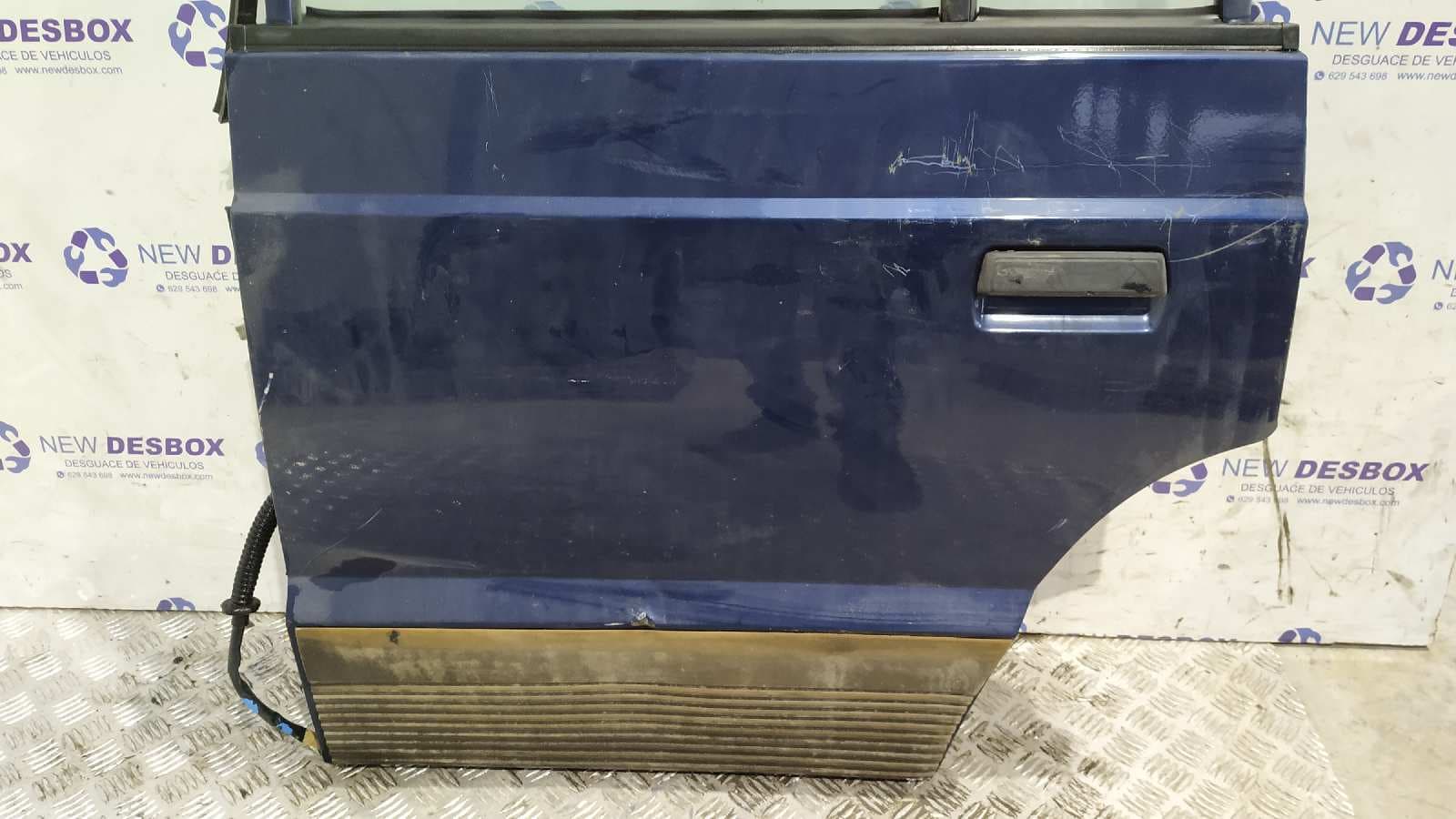 Recambio de PUERTA TRASERA IZQUIERDA para SSANGYONG FAMILY 2.5 referencia OEM IAM 5