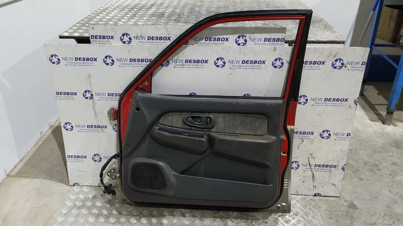 Recambio de PUERTA DELANTERA DERECHA para MITSUBISHI L 200 (K34T) 2.5 Turbodiesel 4D56 referencia OEM IAM    - ROJO 2