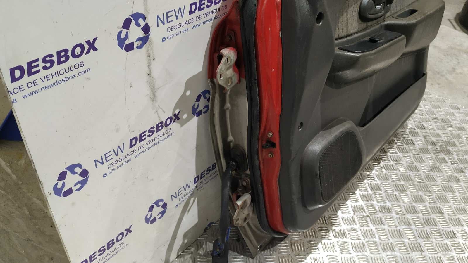 Recambio de PUERTA DELANTERA DERECHA para MITSUBISHI L 200 (K34T) 2.5 Turbodiesel 4D56 referencia OEM IAM    - ROJO 5