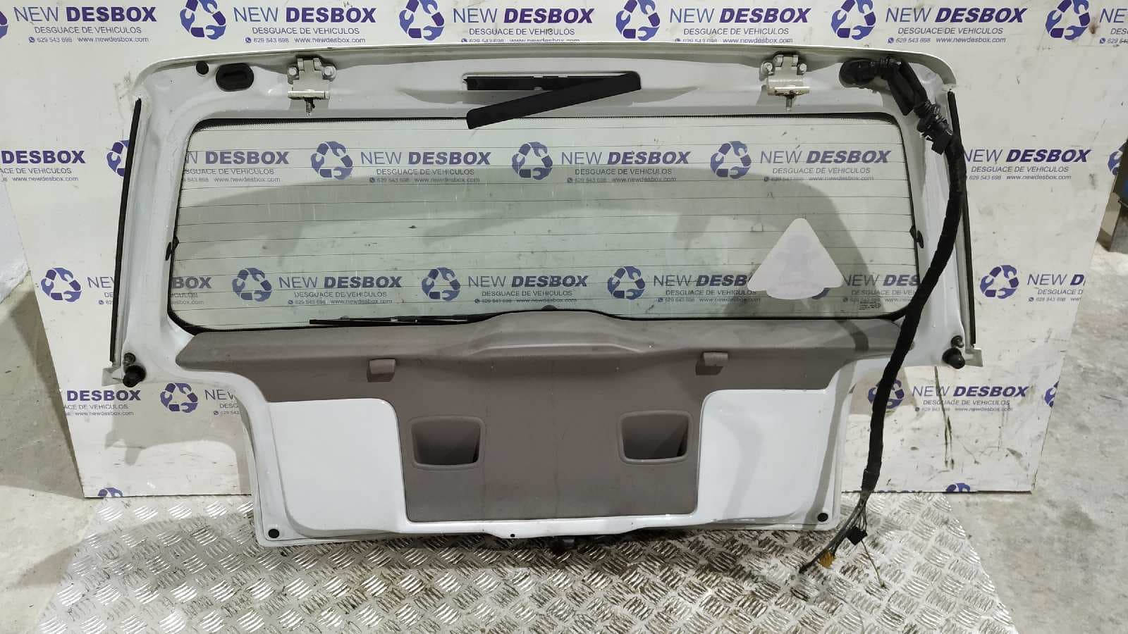 Recambio de PORTON TRASERO para SEAT AROSA (6H1) 1.0 AUC referencia OEM IAM 6H0827025G   - BLANCO 5