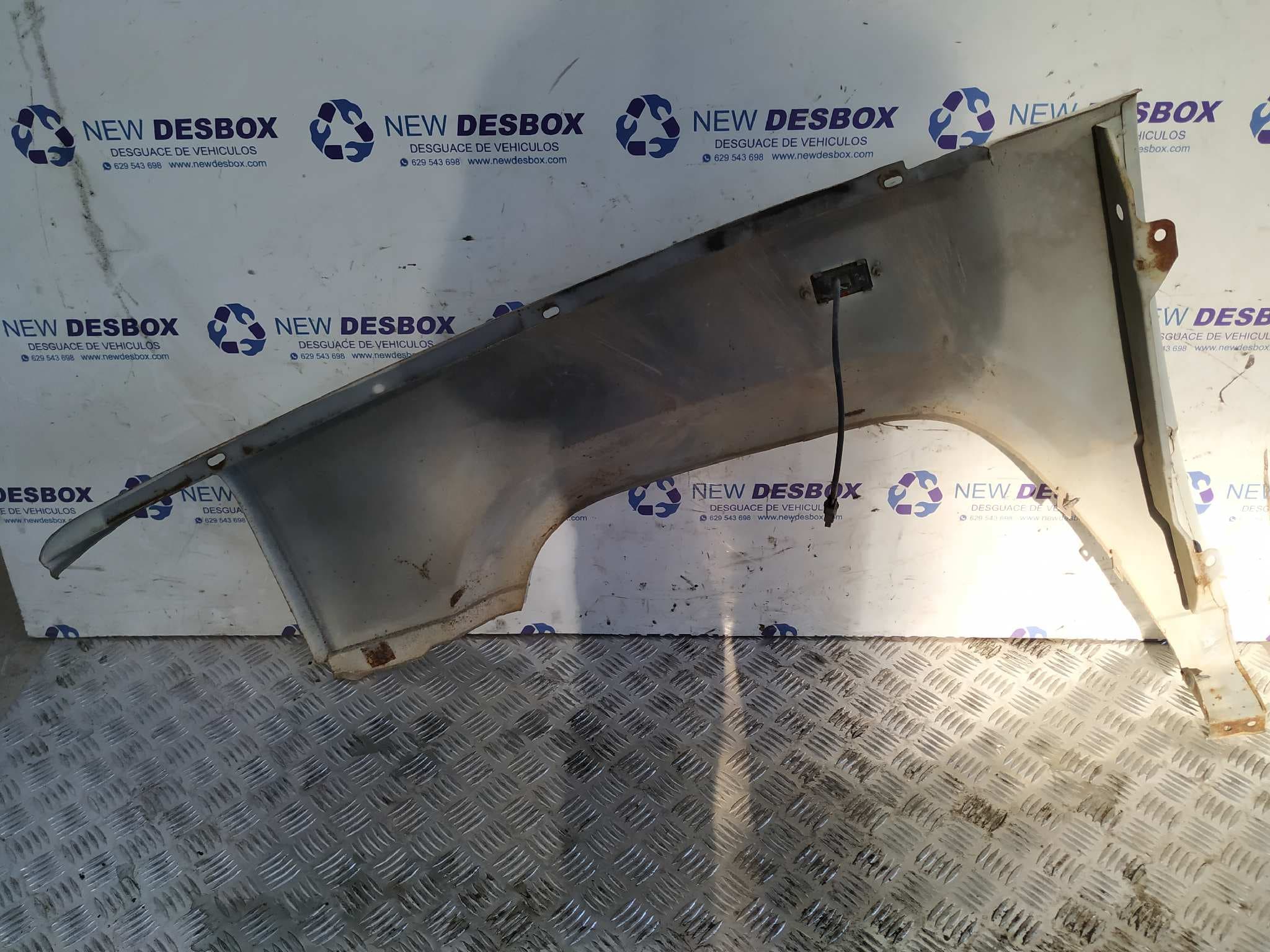 Recambio de ALETA DELANTERA DERECHA para TATA SUMO 2.0 referencia OEM IAM 4