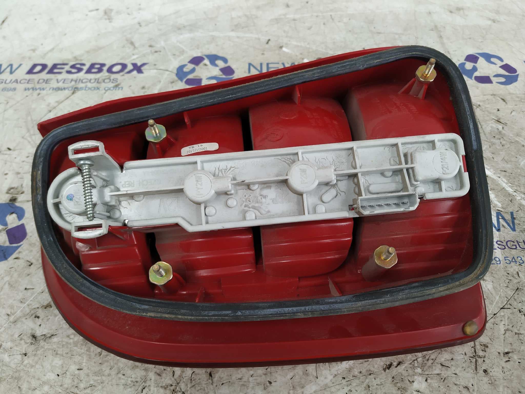 Recambio de PILOTO TRASERO DERECHO para SKODA FABIA FAMILIAR (6Y5) 1.4 AZF referencia OEM IAM 6Y6945096B   - PLATA 4