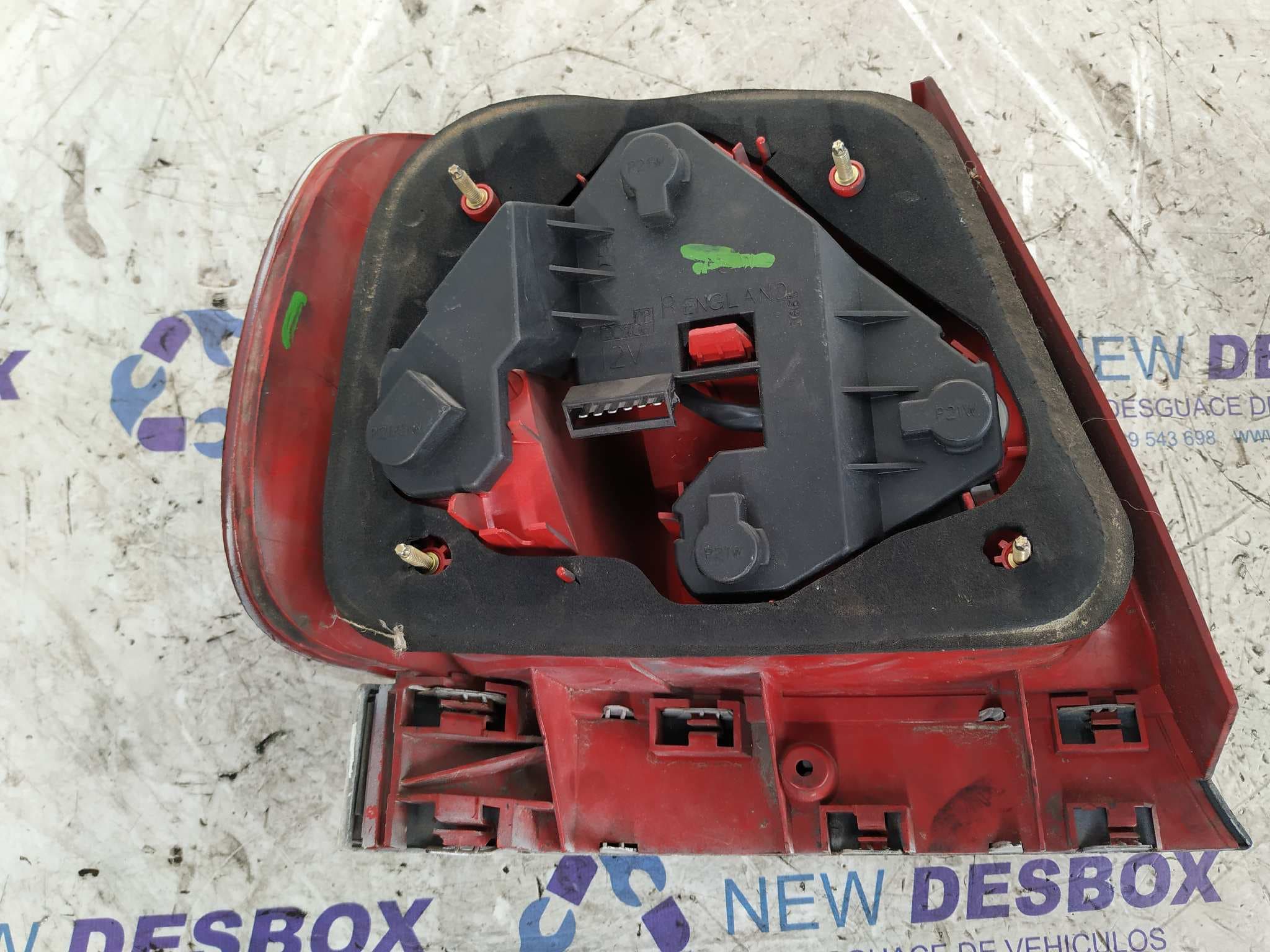 Recambio de PILOTO TRASERO DERECHO para AUDI A4 BERLINA (B5) referencia OEM IAM 8D0945096 2