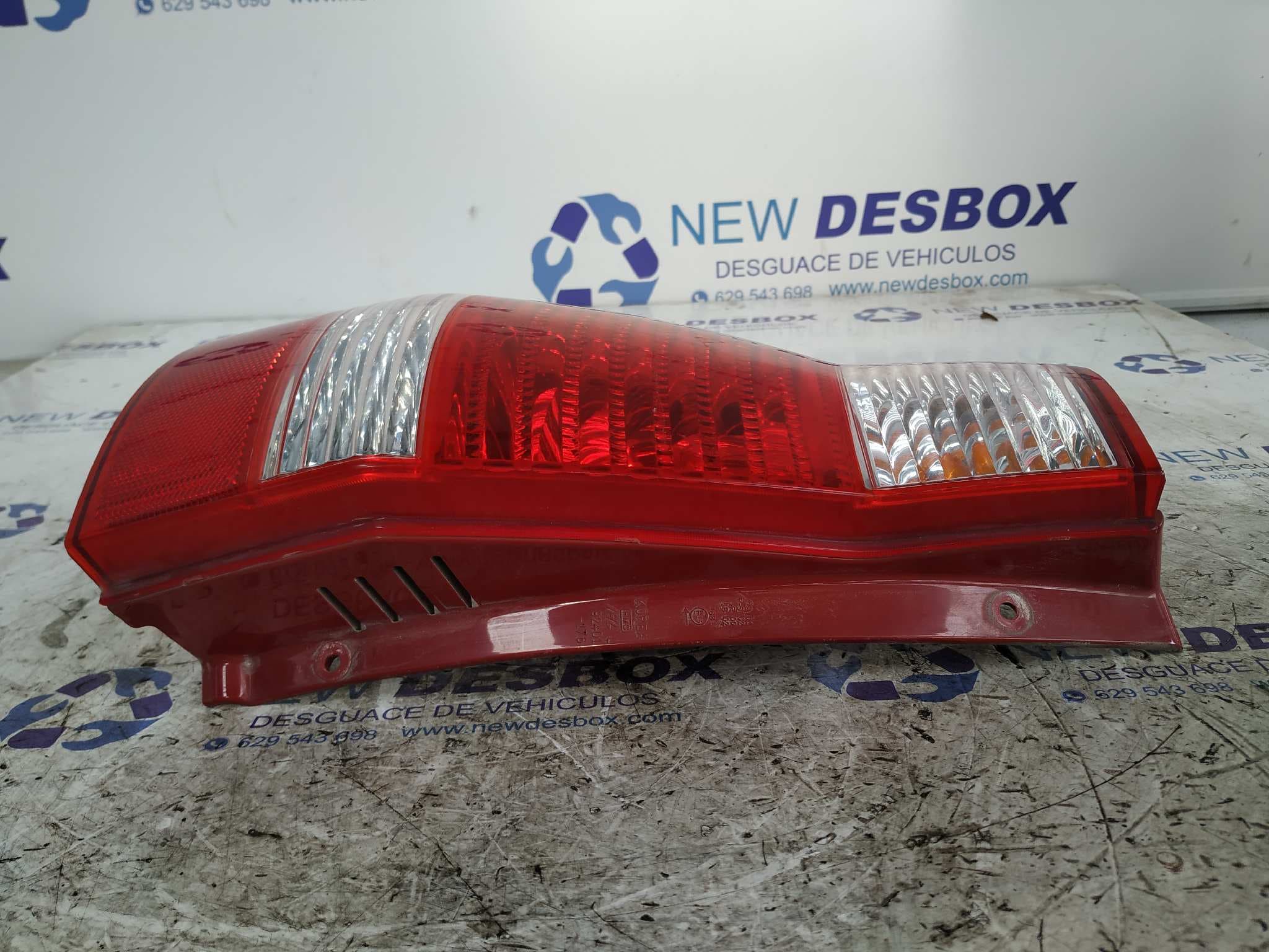 Recambio de PILOTO TRASERO IZQUIERDO para HYUNDAI MATRIX (FC) referencia OEM IAM 9240117610 4