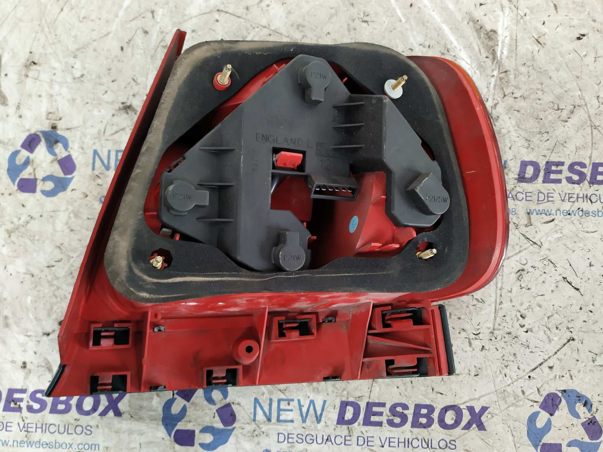 Recambio de PILOTO TRASERO IZQUIERDO para AUDI A4 BERLINA (B5) referencia OEM IAM 8D0945095A 3