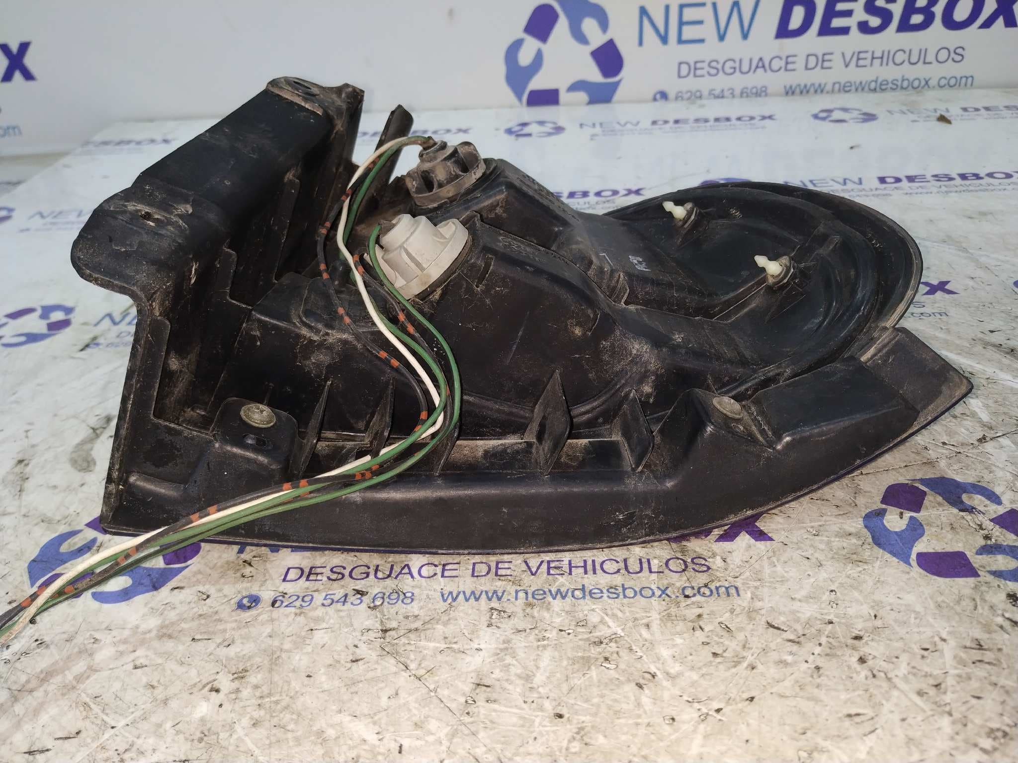 Recambio de PILOTO TRASERO IZQUIERDO para MAZDA 626 BERLINA/COUPE (GC) 2.0            referencia OEM IAM 4401   - GRIS 4