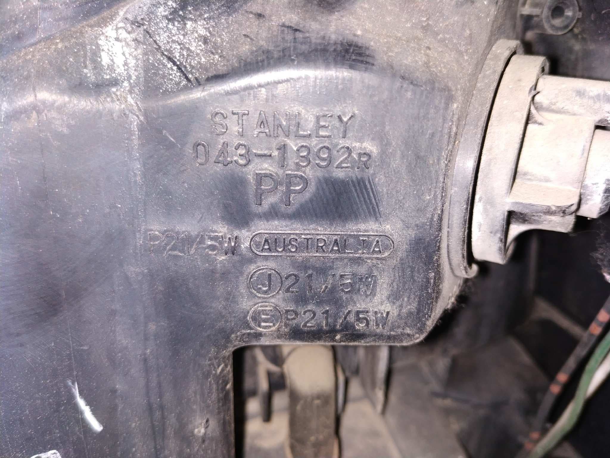 Recambio de PILOTO TRASERO DERECHO para MAZDA 626 BERLINA/COUPE (GC) 2.0            referencia OEM IAM 0431392R   - GRIS 6