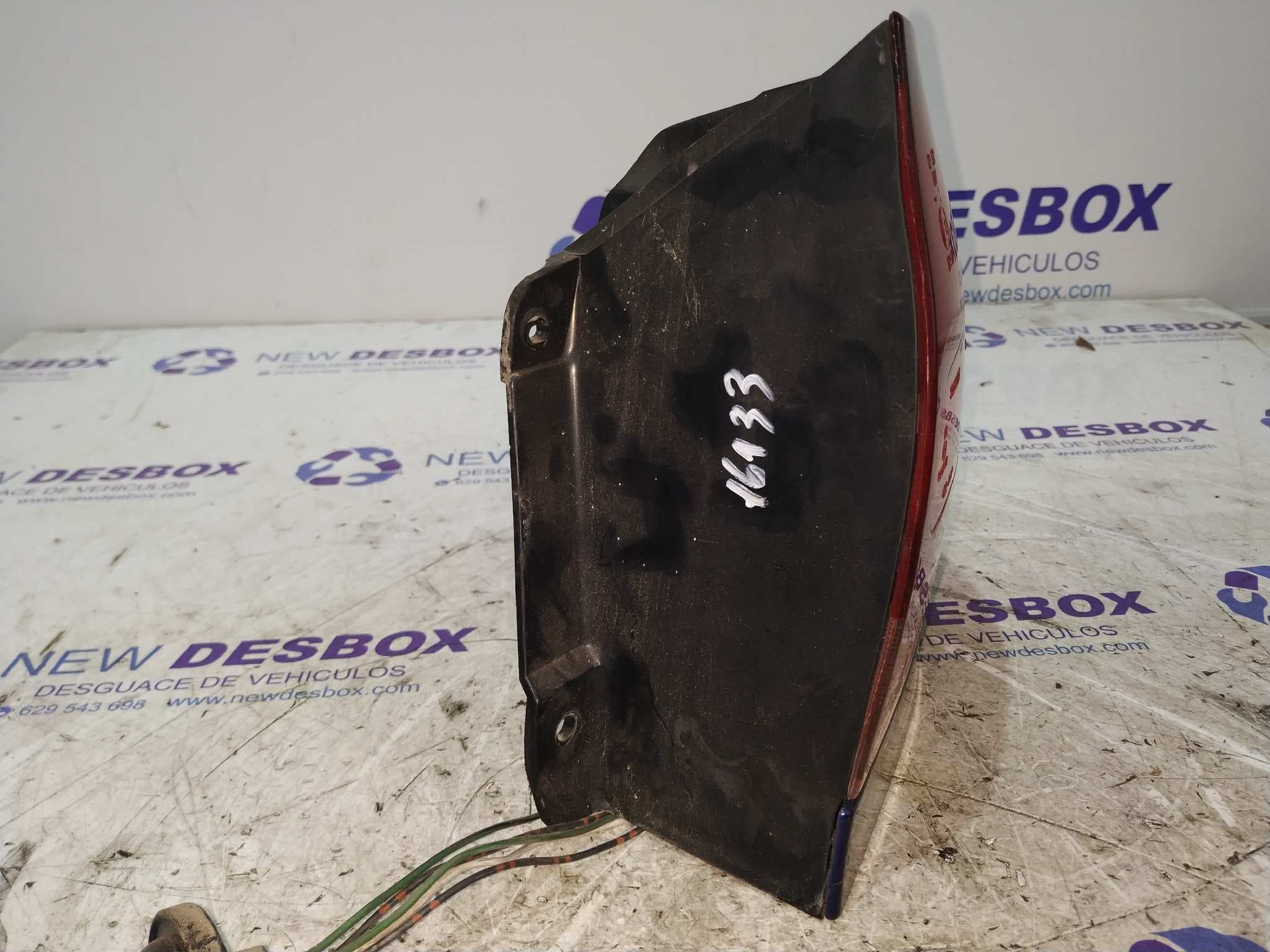 Recambio de PILOTO TRASERO DERECHO para MAZDA 626 BERLINA/COUPE (GC) 2.0            referencia OEM IAM 0431392R   - GRIS 5