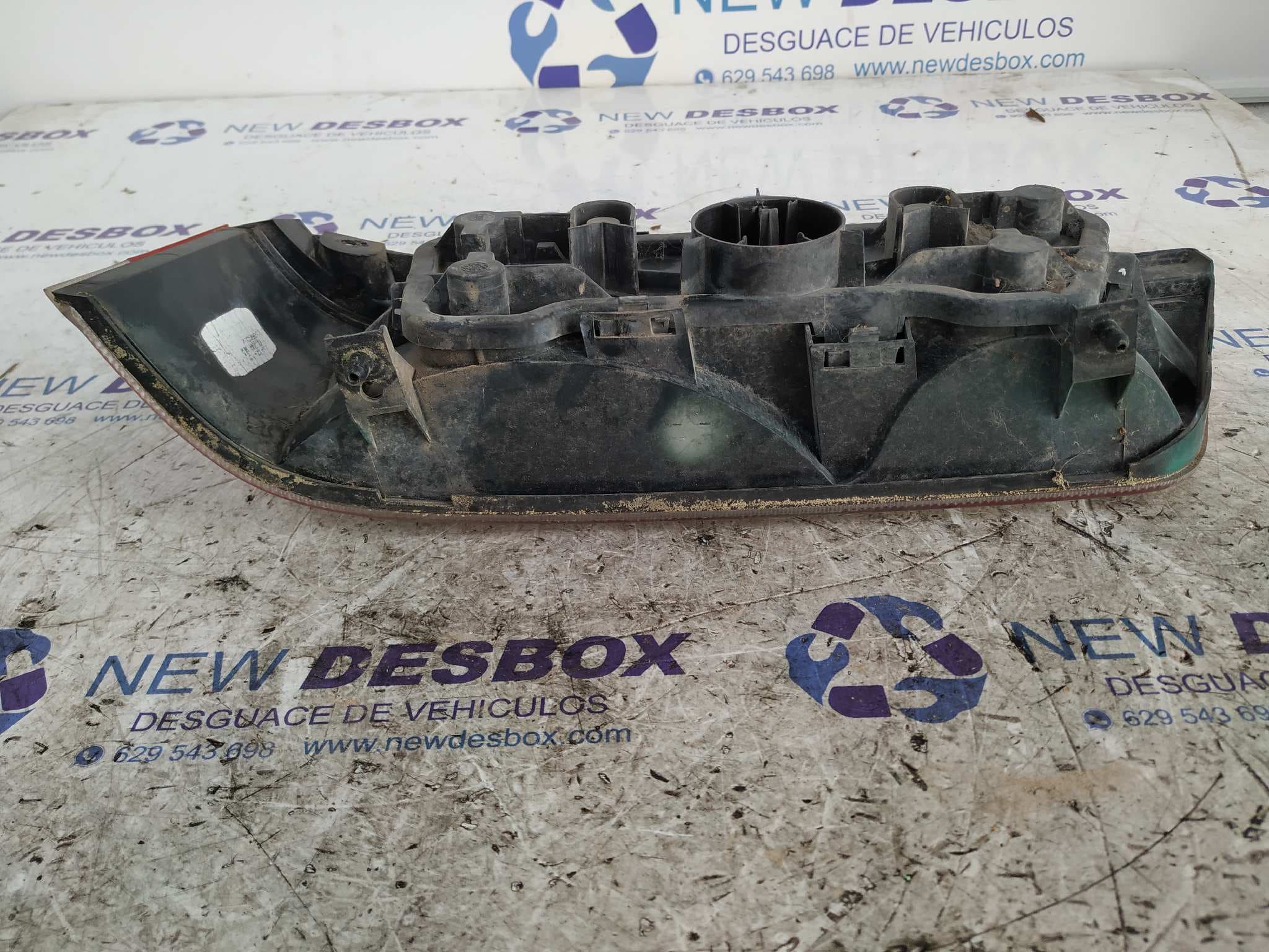 Recambio de PILOTO TRASERO DERECHO para SUZUKI SWIFT SF BERLINA (EA) referencia OEM IAM 2326D 2