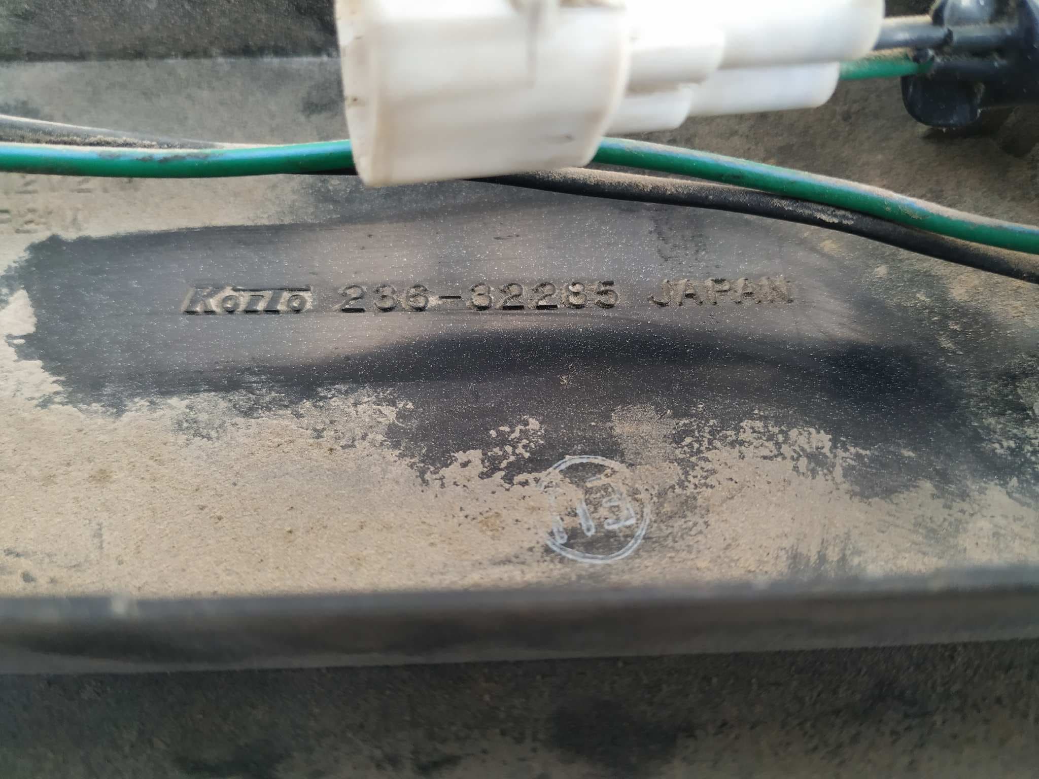 Recambio de PILOTO TRASERO CENTRAL para SUZUKI SWIFT SF BERLINA (MA) referencia OEM IAM 23632285 4