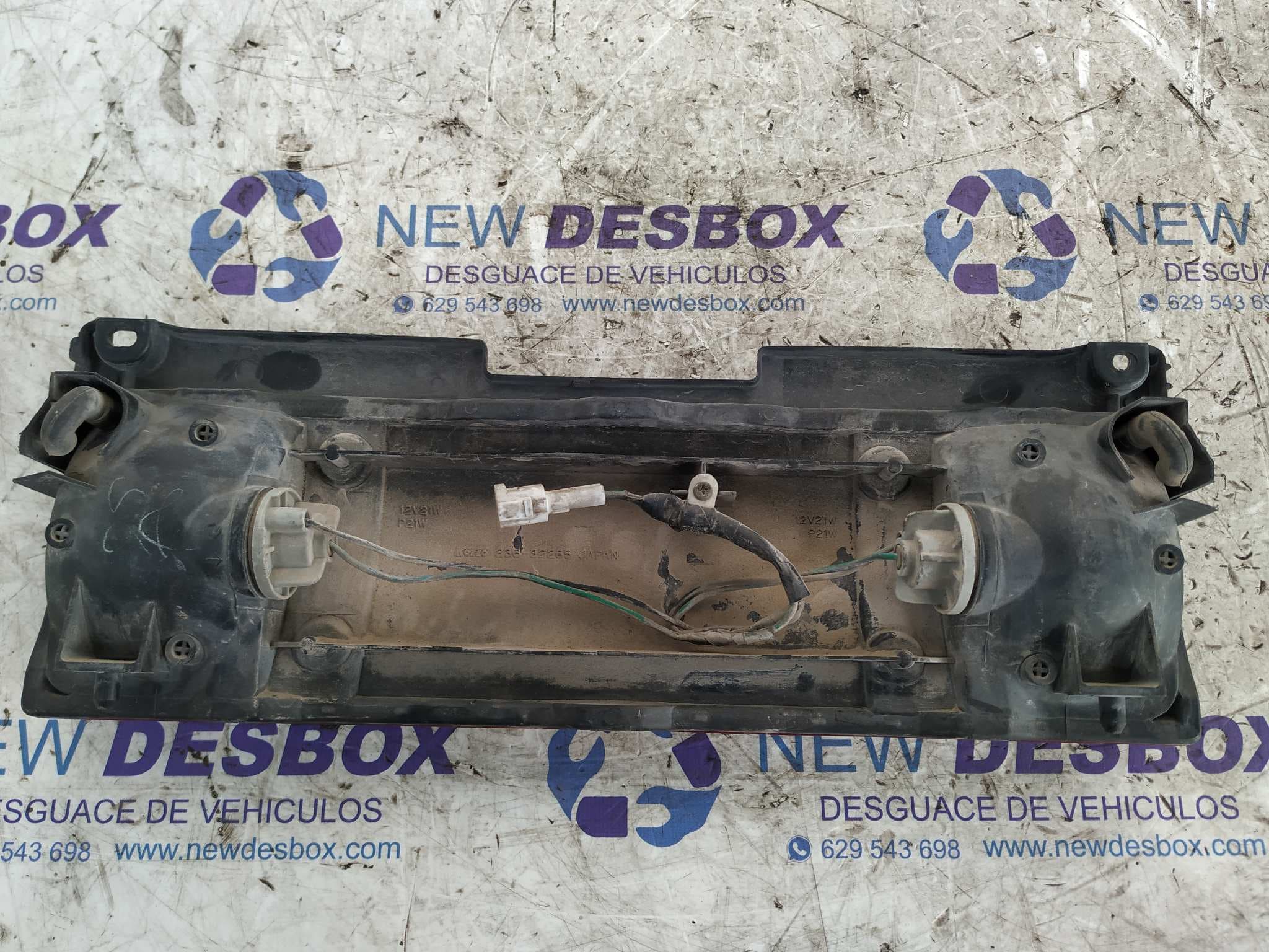 Recambio de PILOTO TRASERO CENTRAL para SUZUKI SWIFT SF BERLINA (MA) referencia OEM IAM 23632285 4