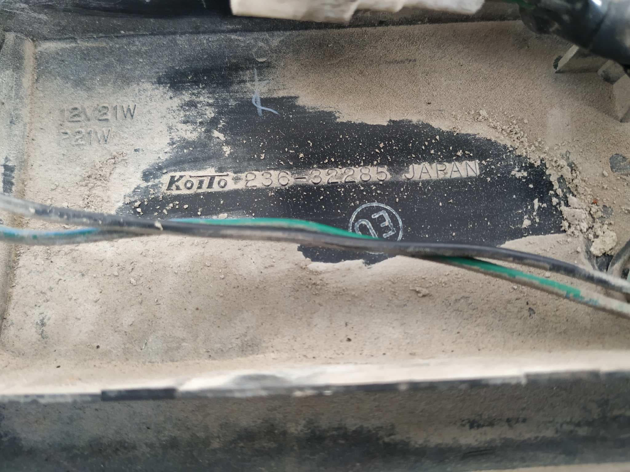 Recambio de PILOTO TRASERO CENTRAL para SUZUKI SWIFT SF BERLINA (MA) referencia OEM IAM 23632285 5